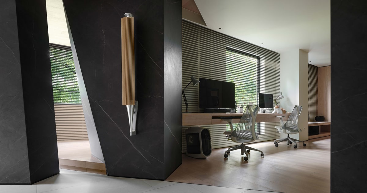 Modern Home Office with Dark Materials | Feel Design