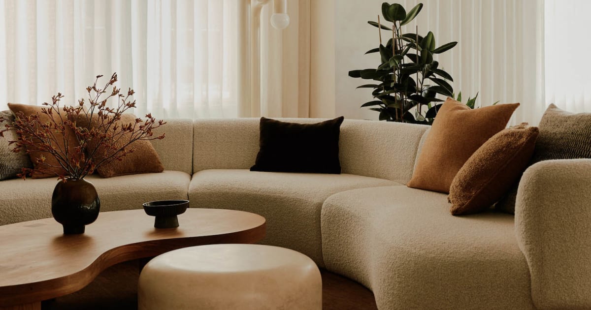 Soft Minimalist Living Room with Curves and Neutra | Feel Design