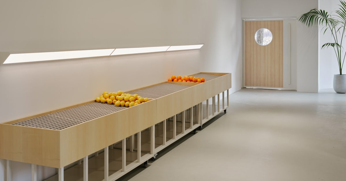 Industrial Retail Display with Wood | Feel Design