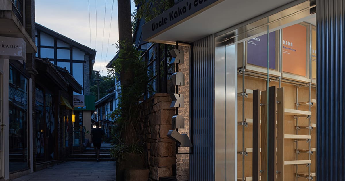 Modern Card Shop Glass and Metal | Feel Design