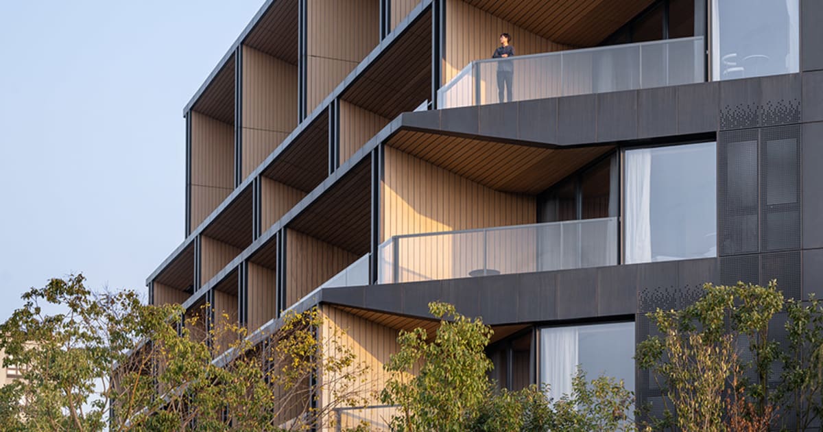 Minimalist Residential Balcony Cladding | Feel Design