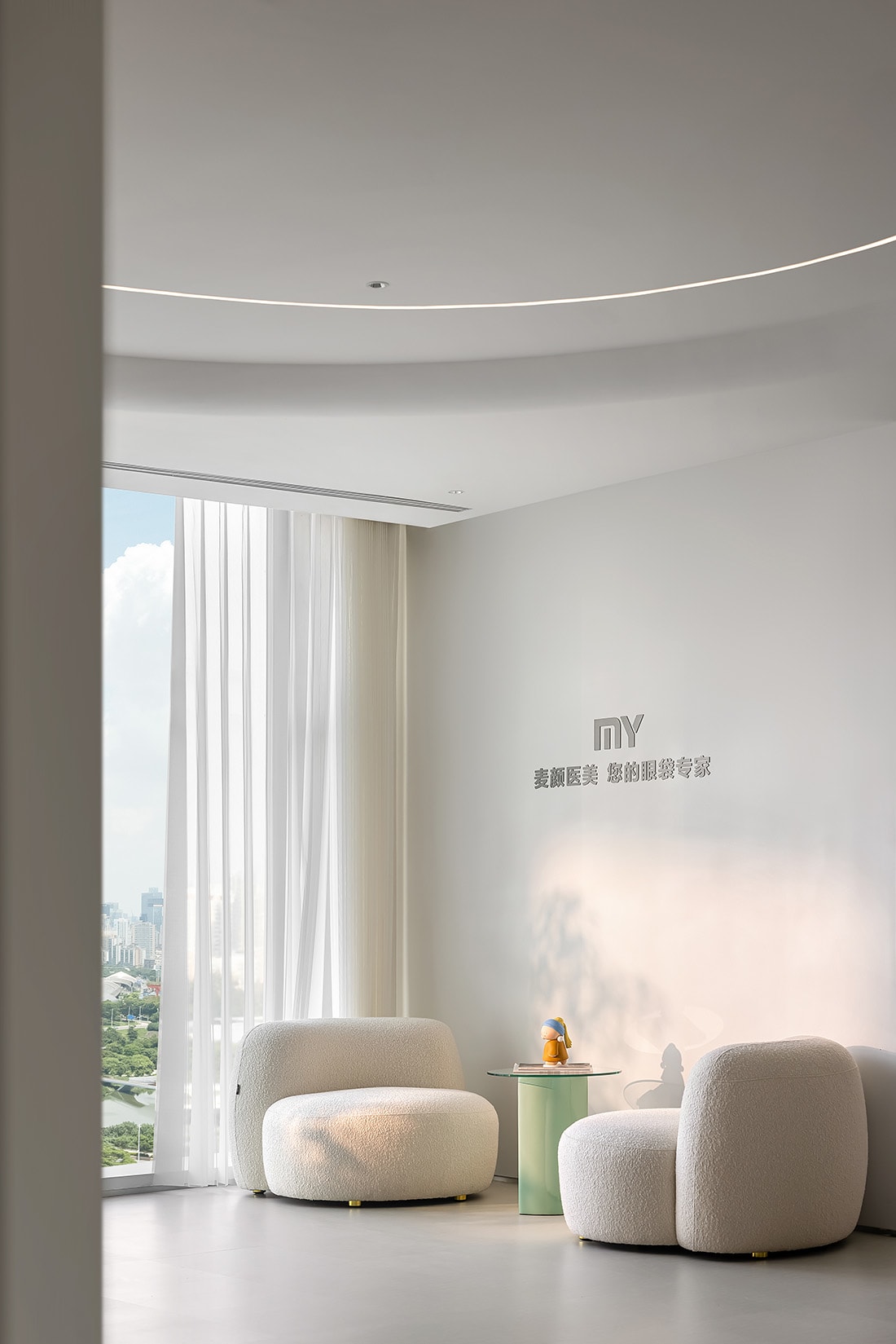 台灣小坪數公寓的奶油風客廳改造案例