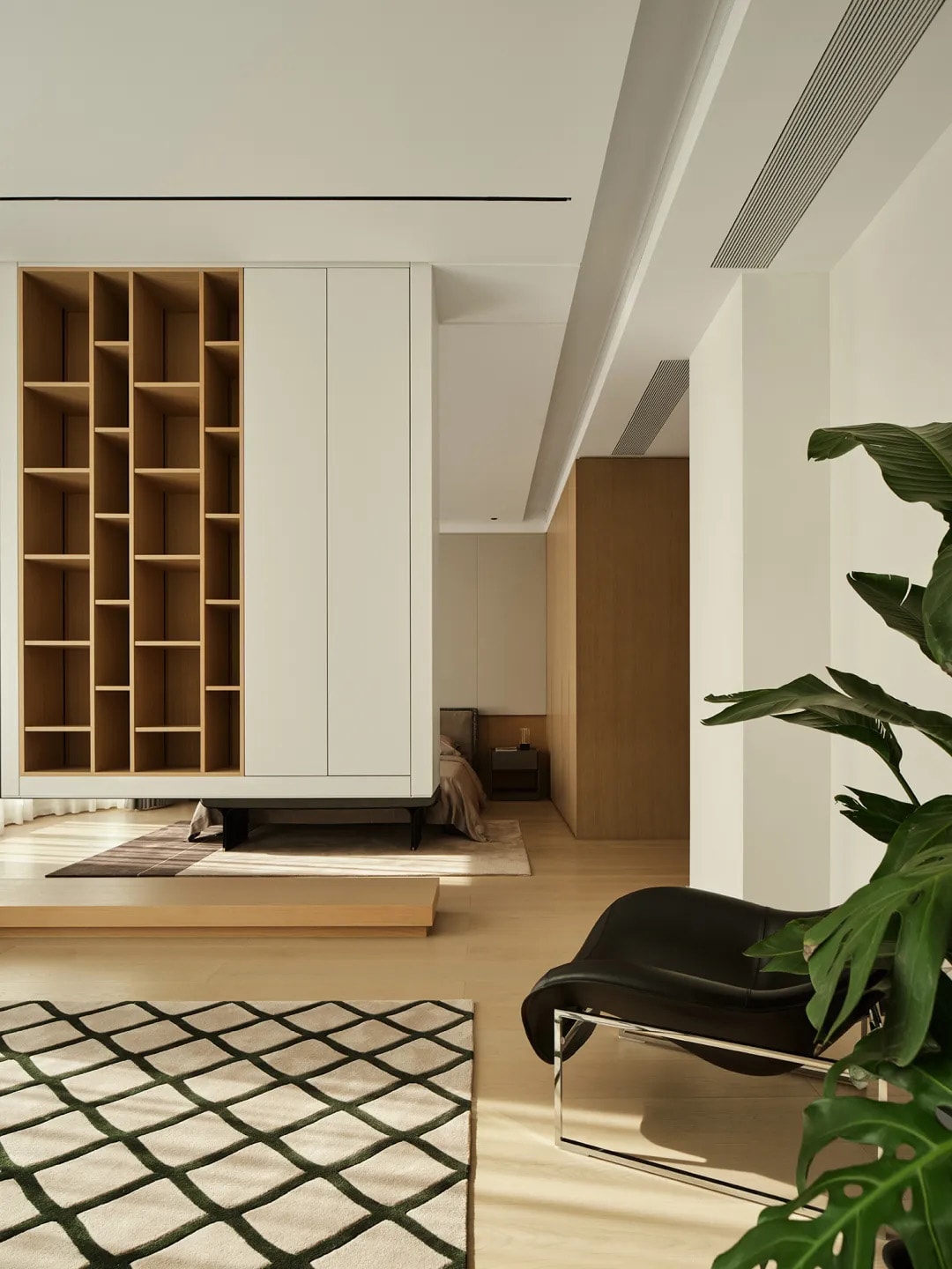 現代簡約風格小坪數公寓展示智慧收納設計