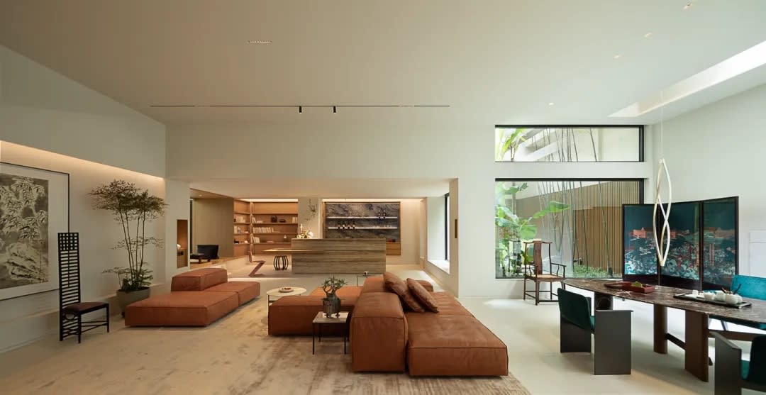 Harmoniously balanced interior with natural elements