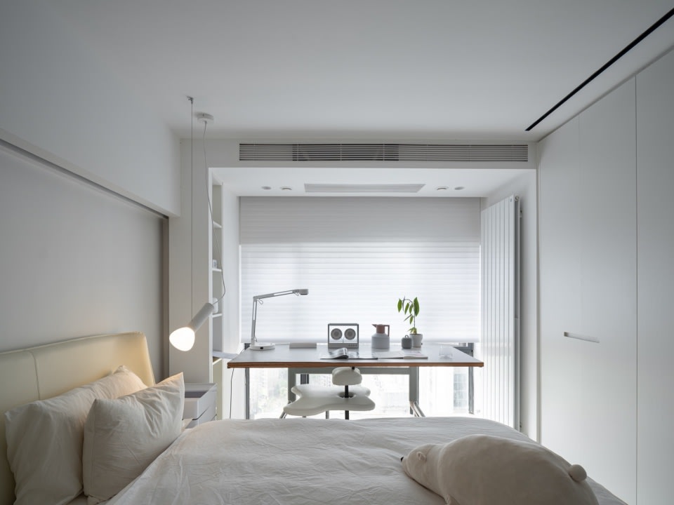 北歐風臥室簡約清爬白色木質