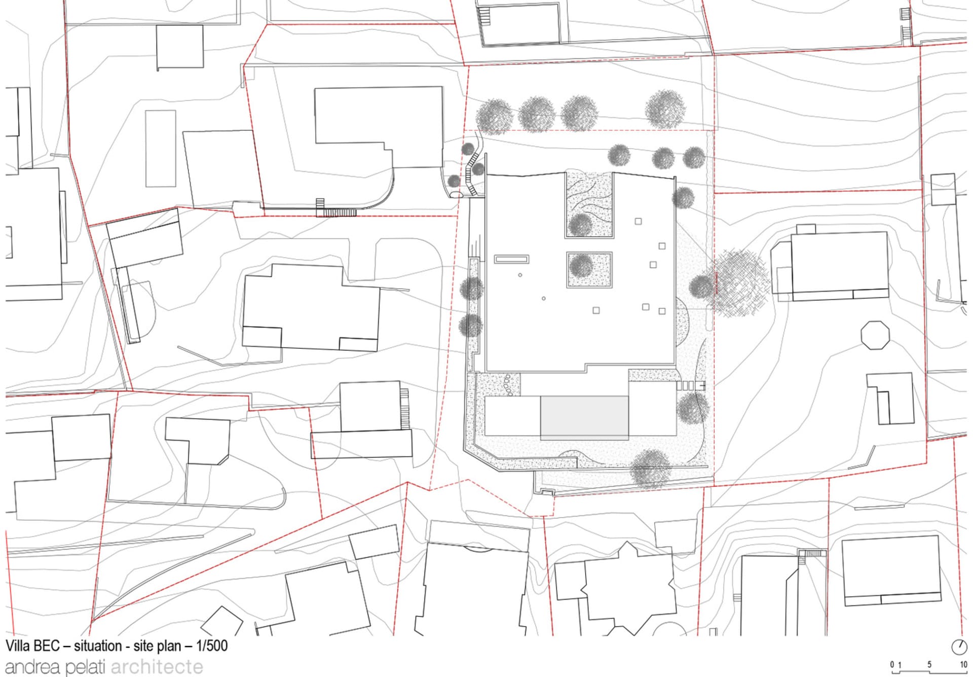 Villa BEC 由 Andrea Pelati Architecte 設計，展示 1:500 比例的詳細建築基地配置圖。