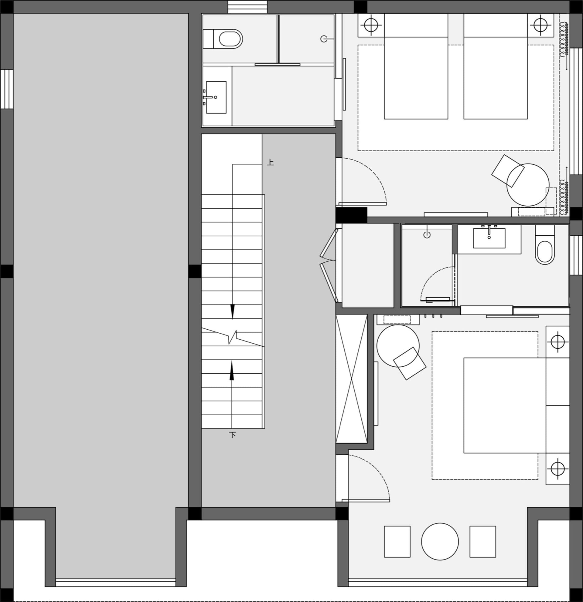 公寓格局的詳細2D建築圖,標示各房間並包含樓梯。