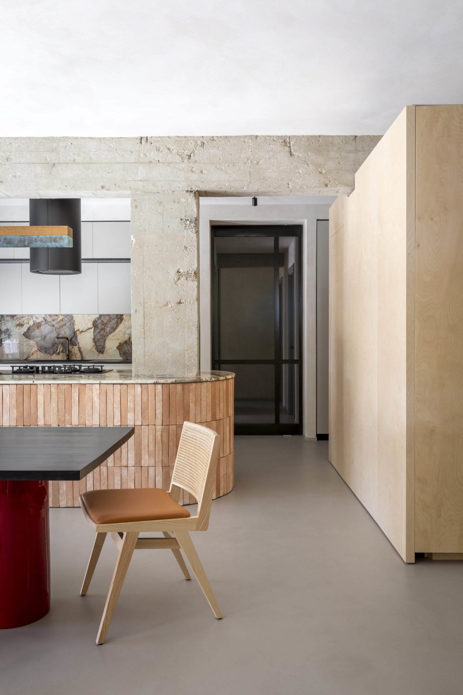 Minimalist Residential Kitchen Concrete and Wood | Feel Design
