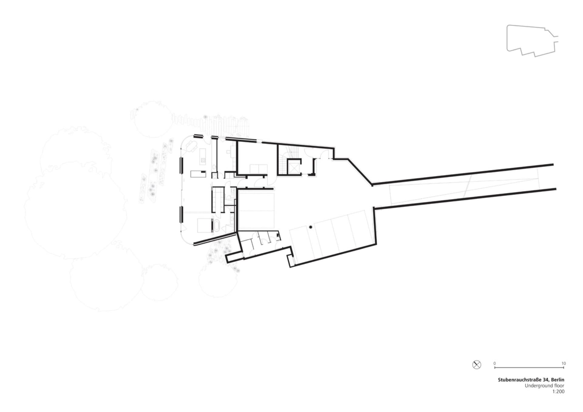 建築結構的平面圖，標示各房間與設施。