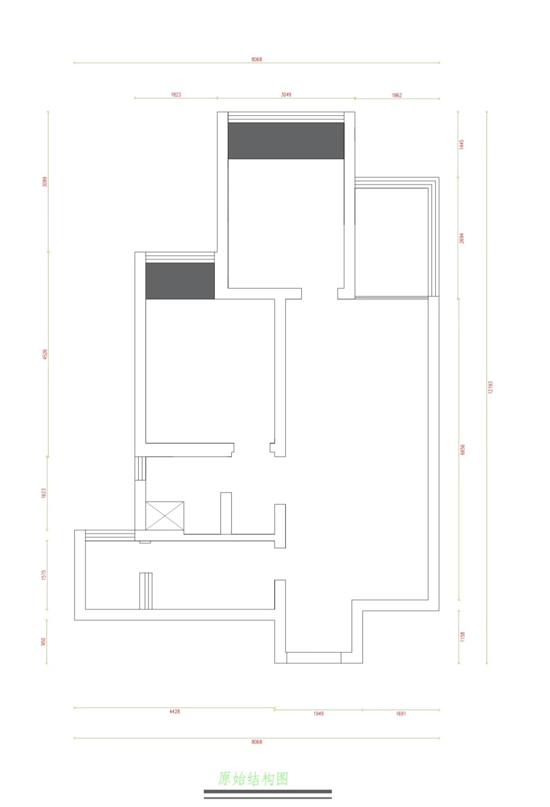 住宅建築的詳細平面圖,附有尺寸標註與結構配置。
