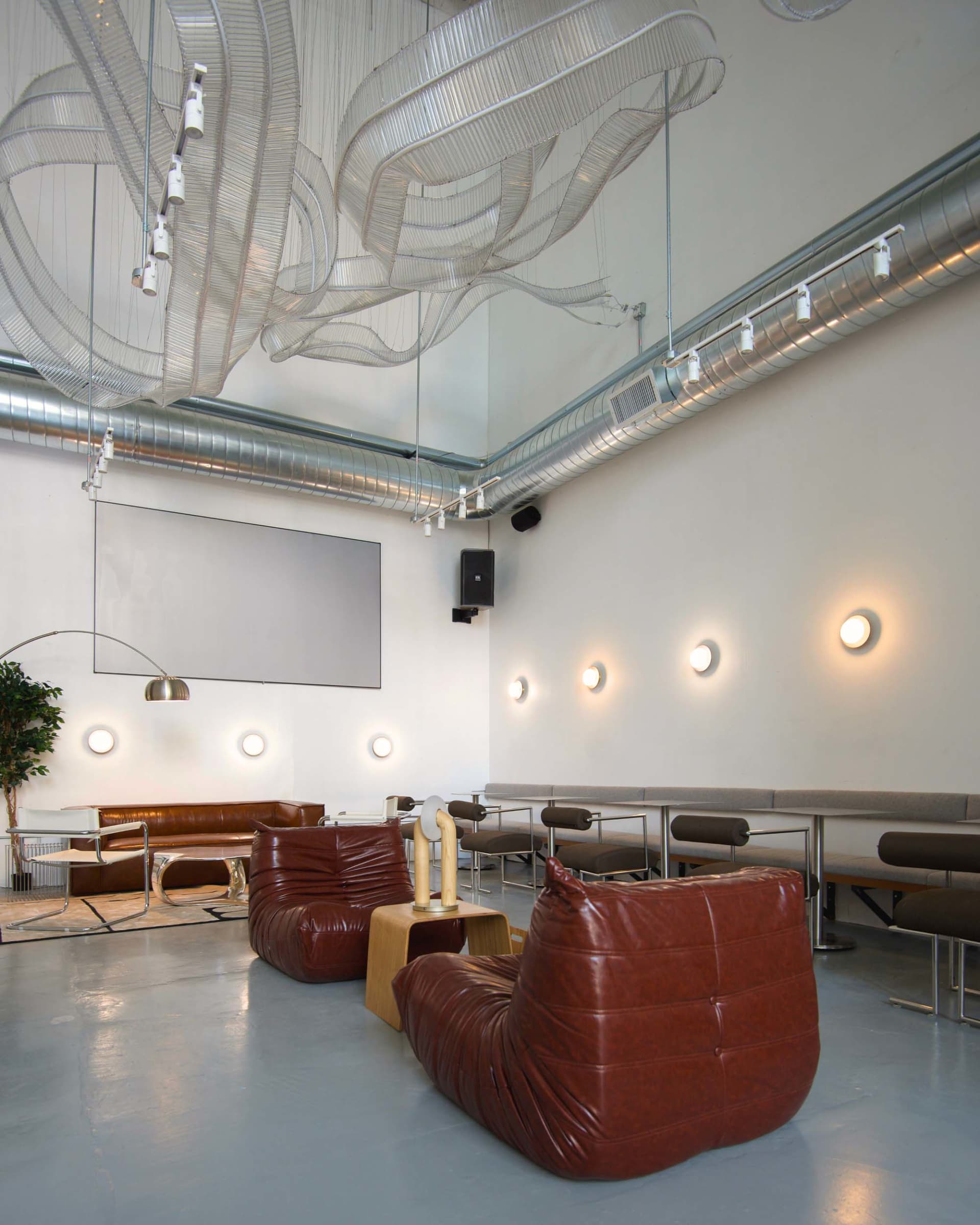 Sophisticated Retail Interior 4