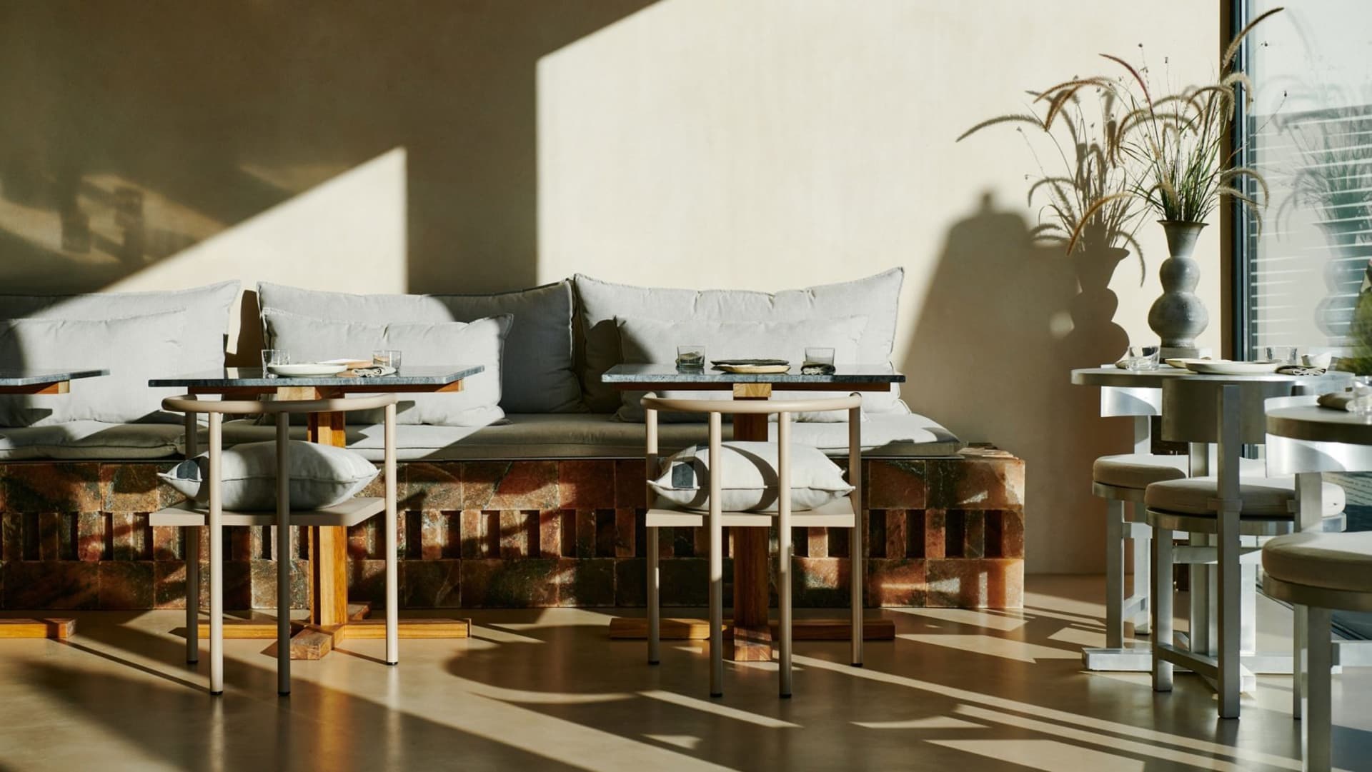 Chic Dining Design 1