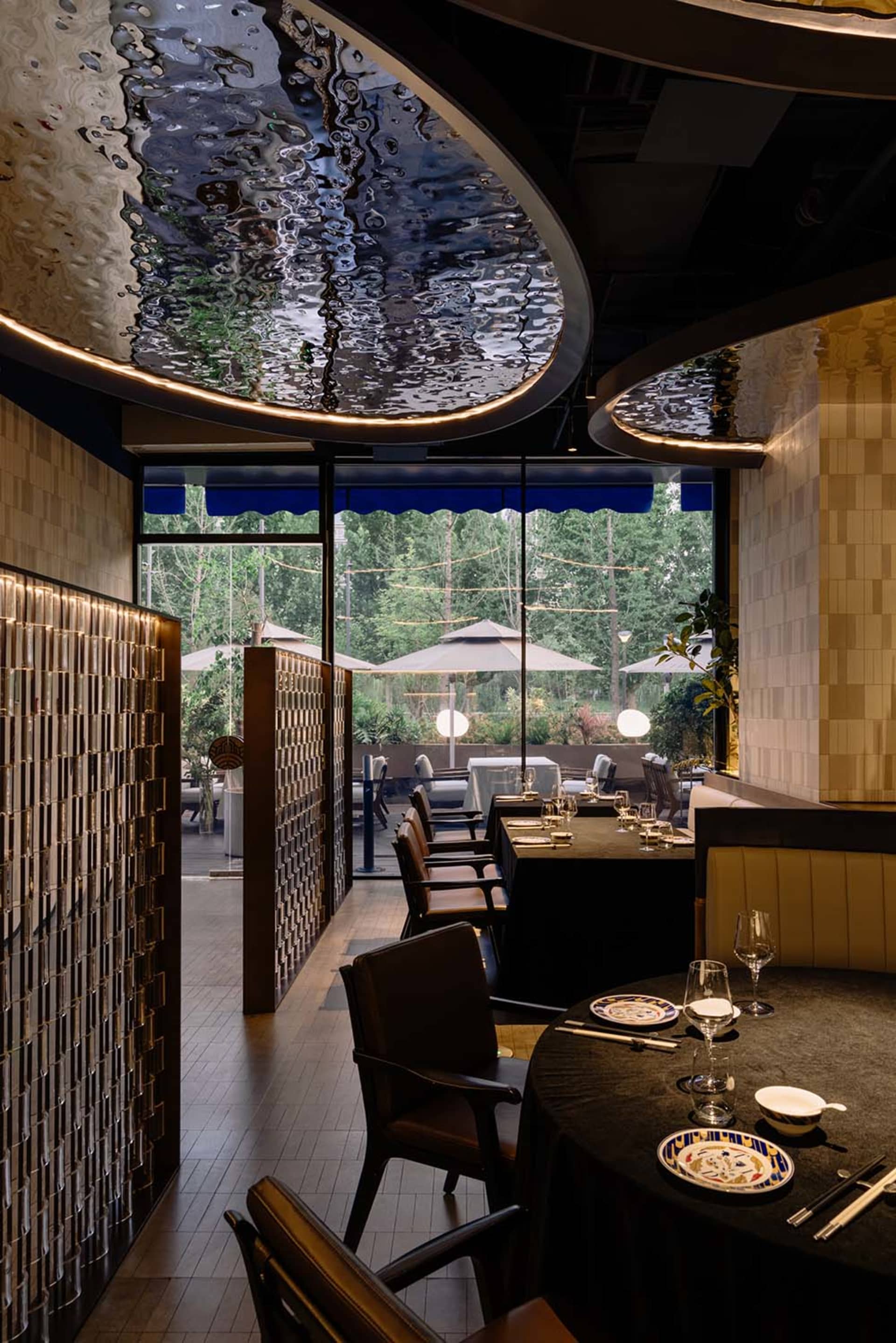 Minimalist Dining Concept 3