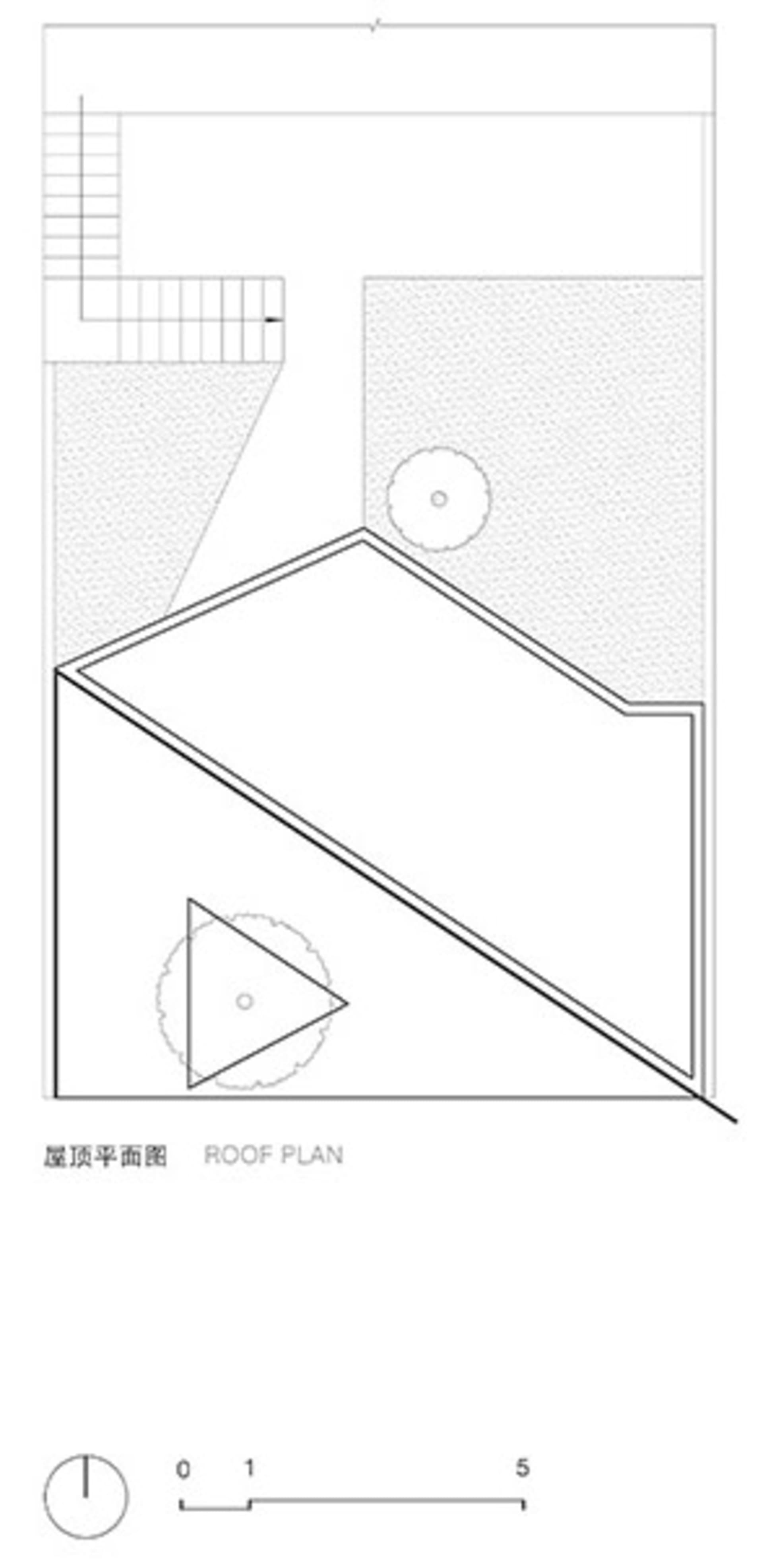A black and white architectural plan depicting a roof.