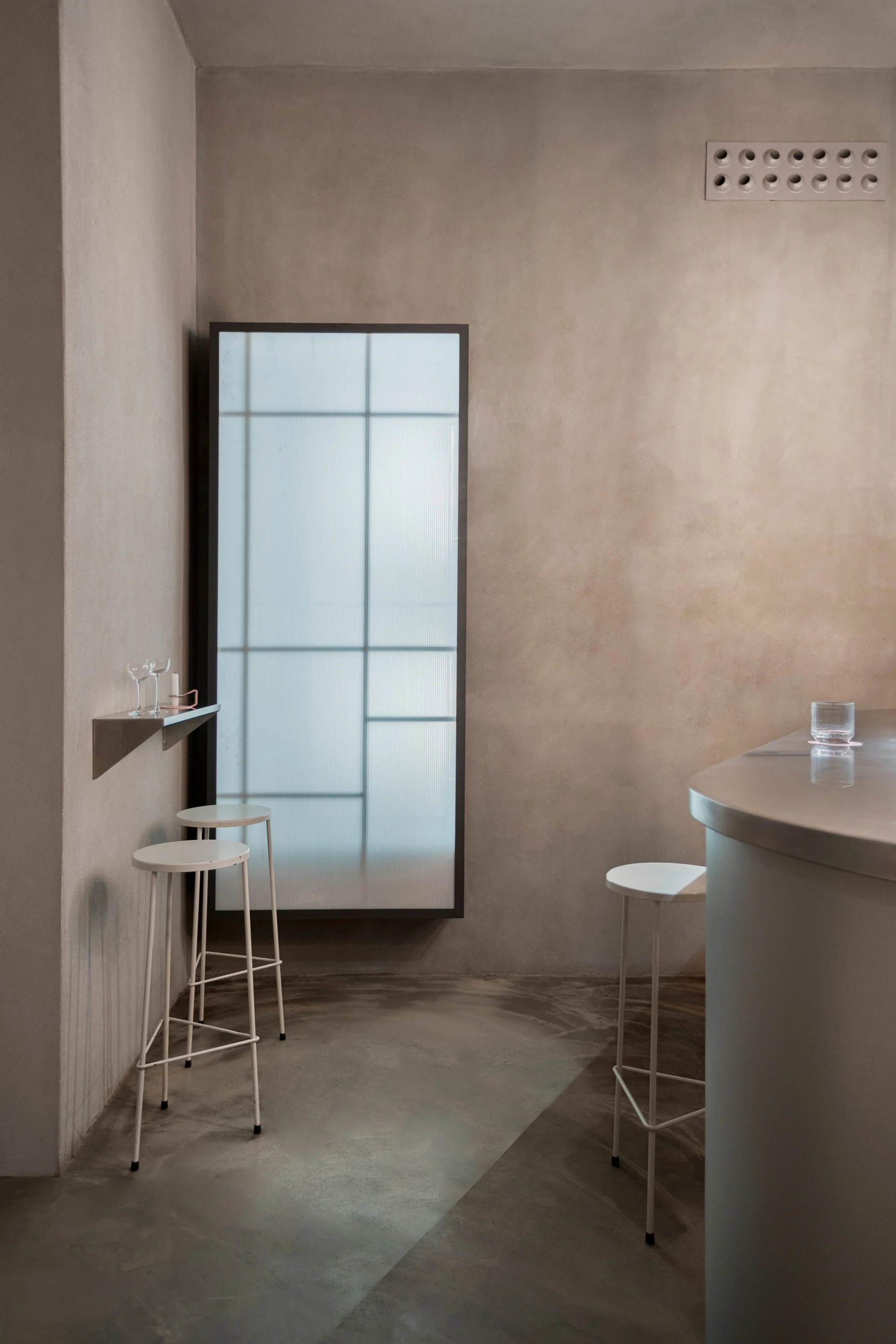 Contemporary Bar Space 3