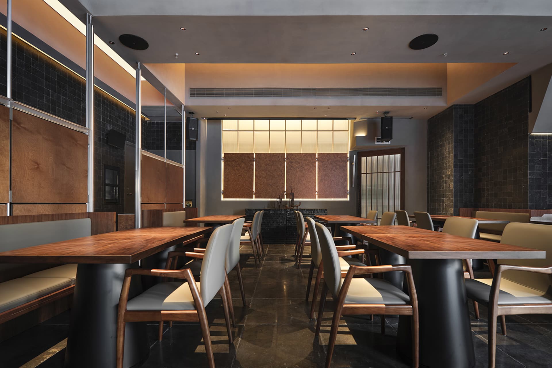 Modern Dining Space 4