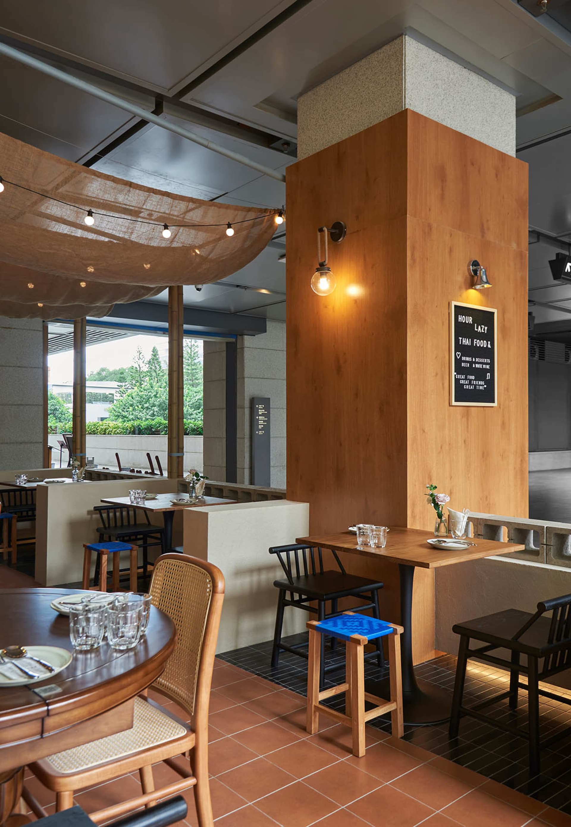 Sophisticated Dining Interior 4