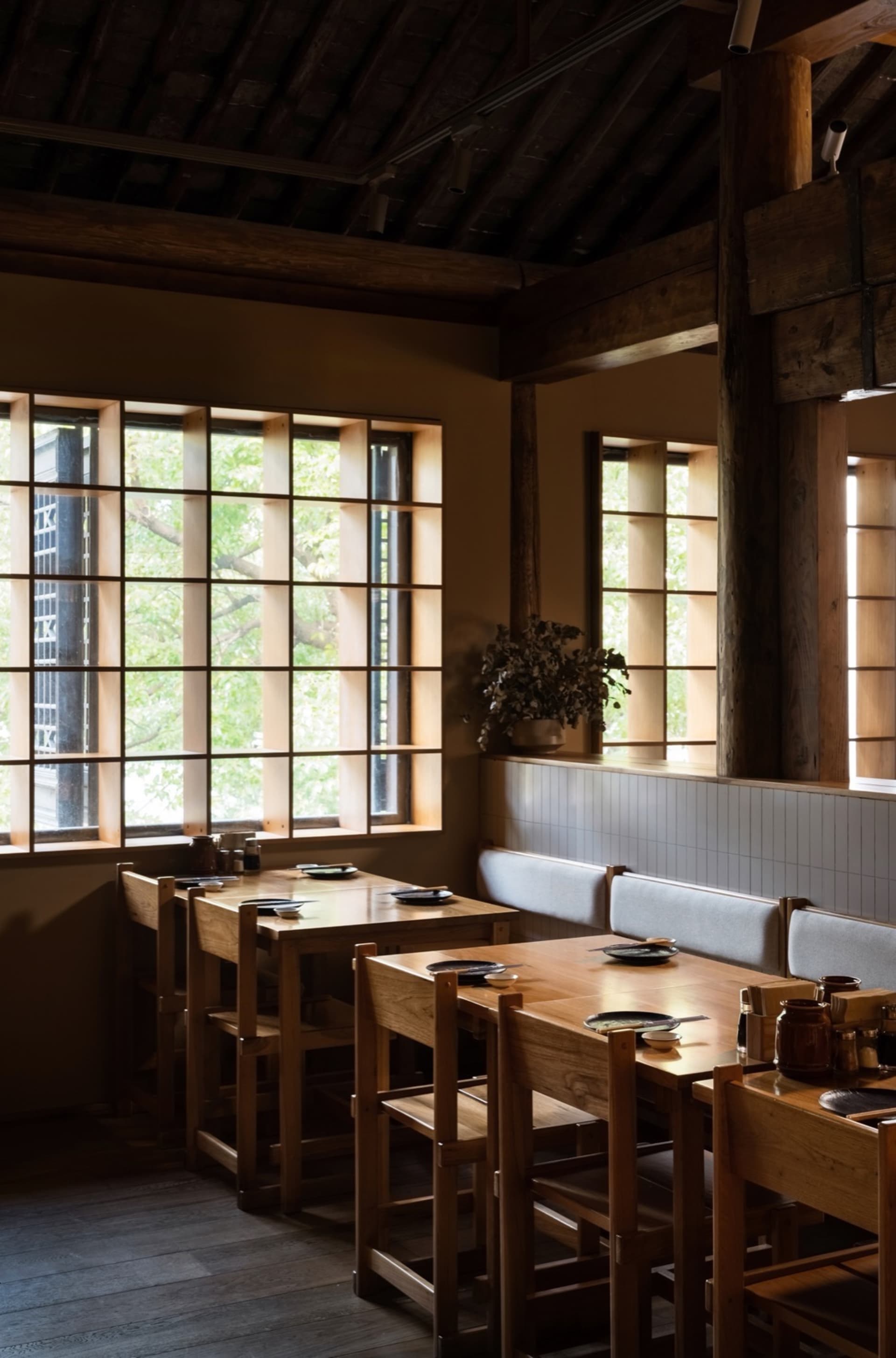 Chic Dining Design 1