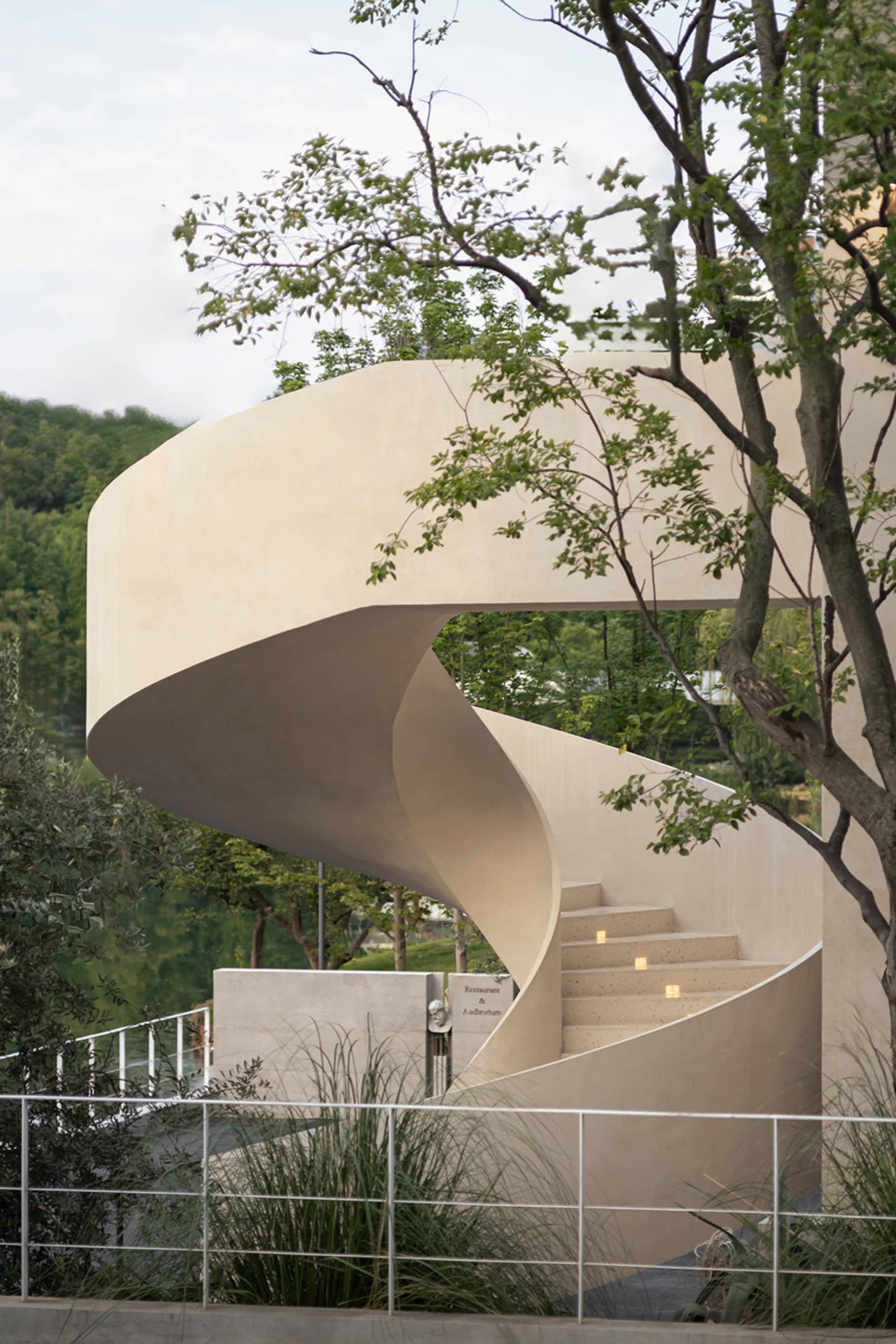 Contemporary Dining Concept 4