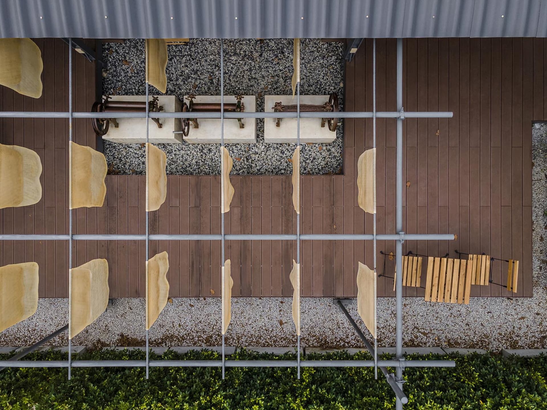 A modern urban plaza with wooden elements