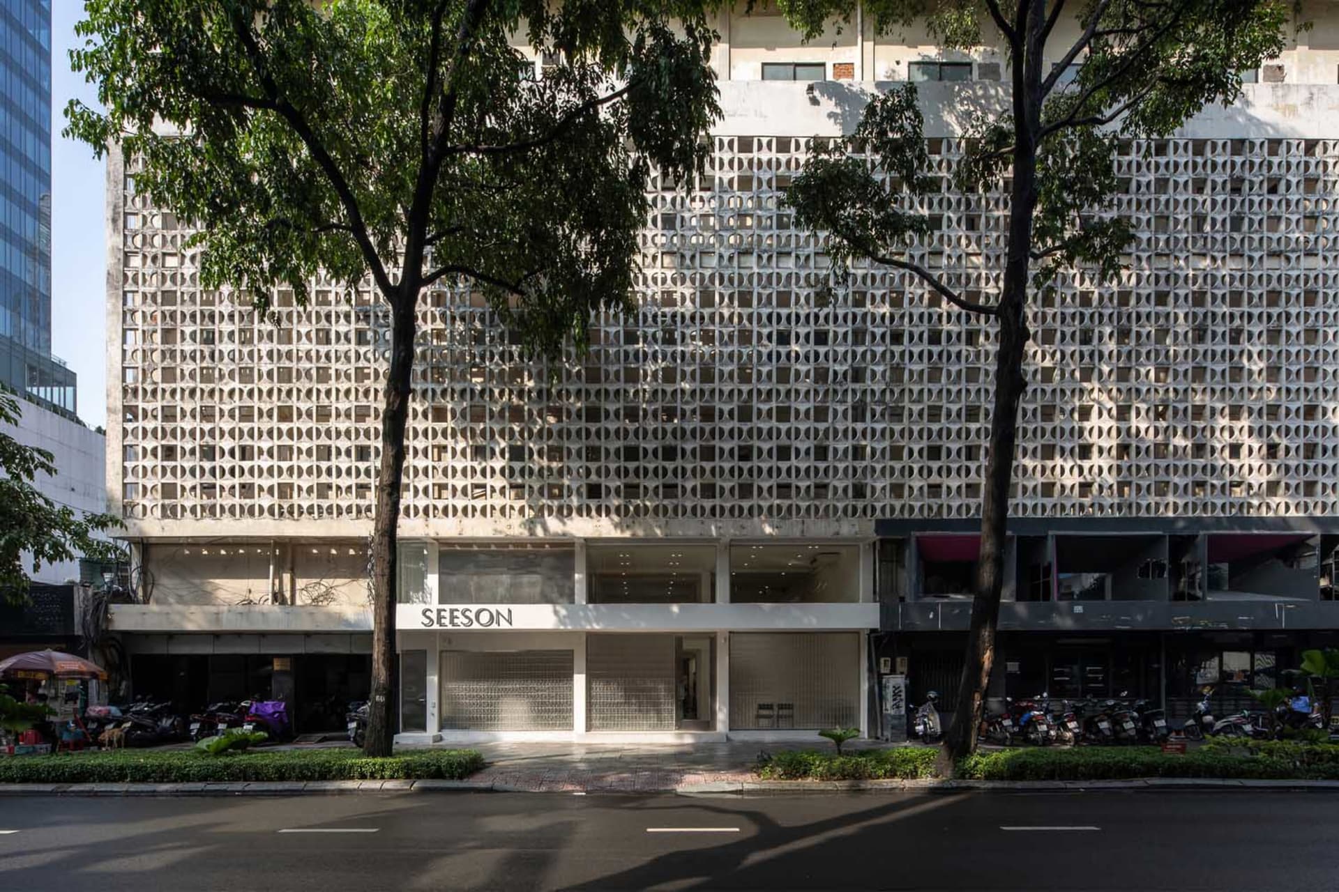 Luxurious Retail Space 2