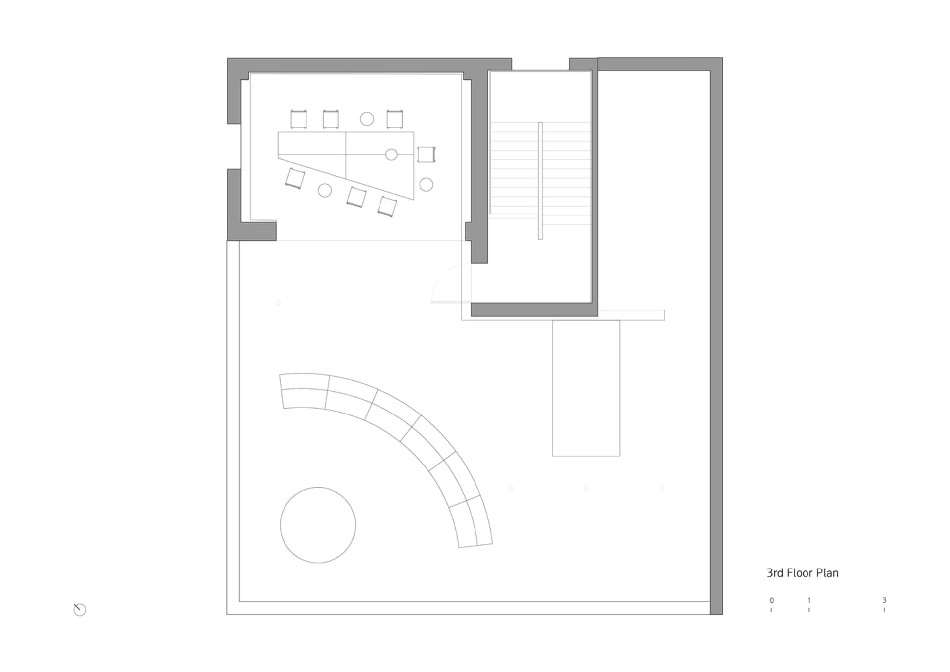 黑白建築平面圖，展示建築三樓的配置
