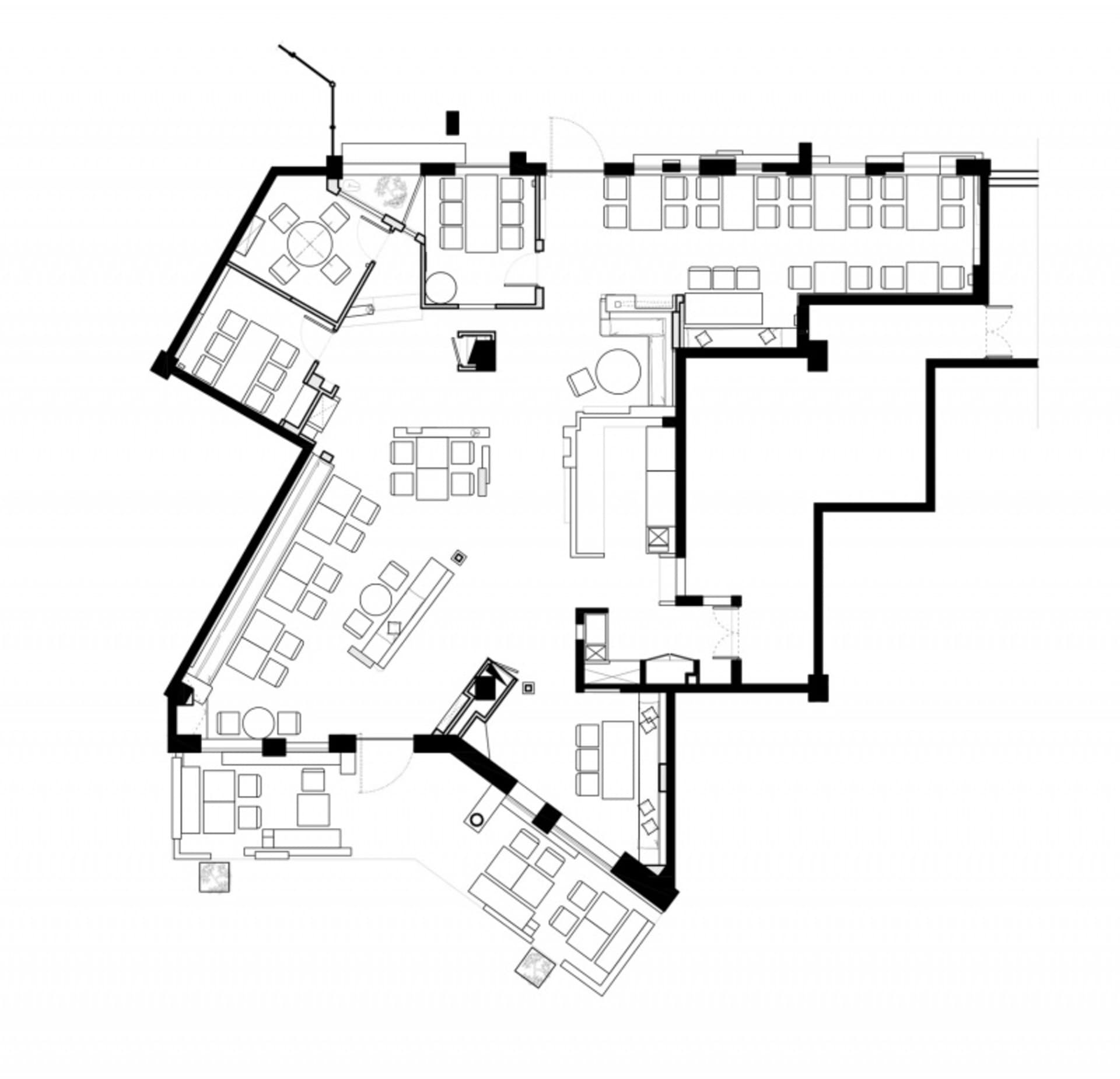 黑白建築平面圖手繪稿,展示一棟建築或辦公空間的配置。