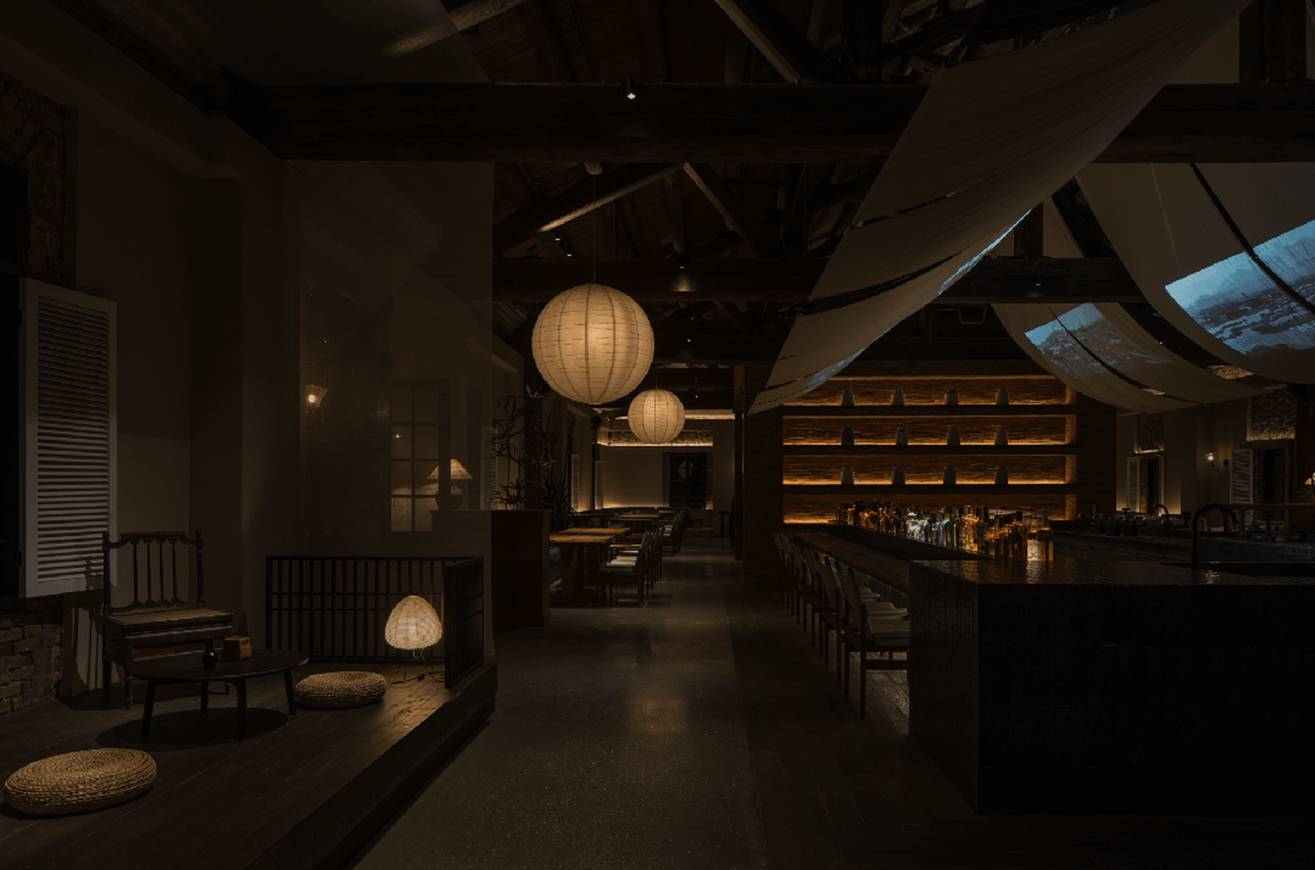Industrial Restaurant with Wood and Fabrics | Feel Design
