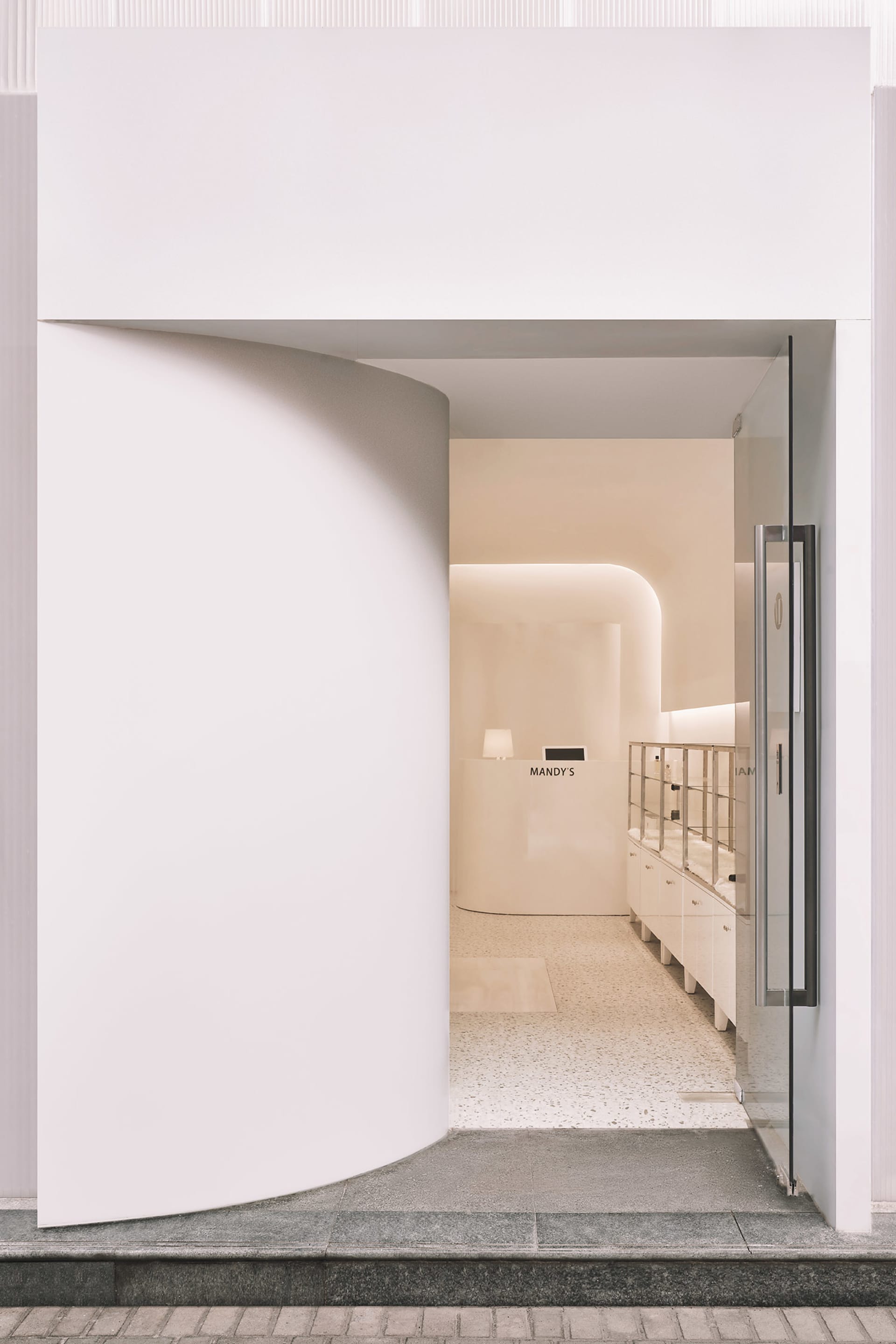Minimalist Retail Concept 2