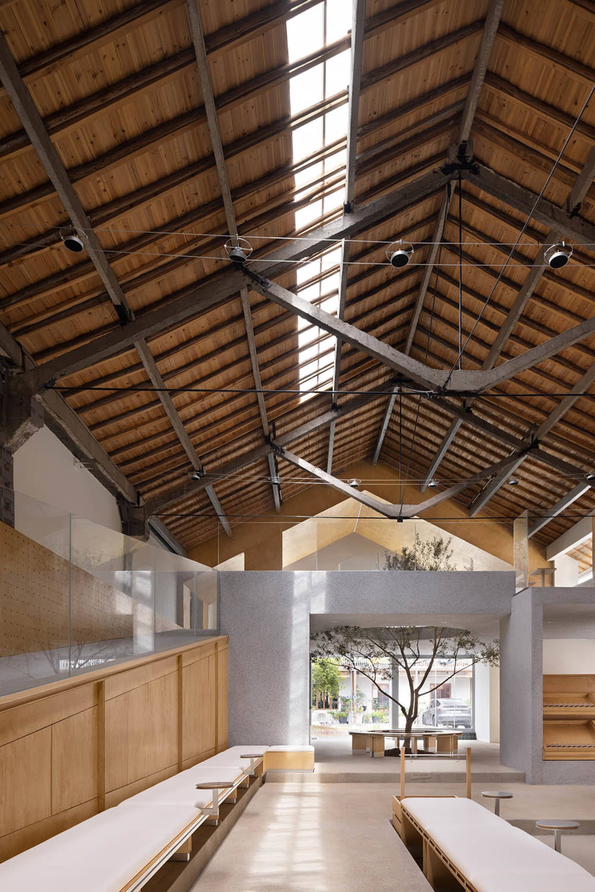 Sophisticated Retail Space 4