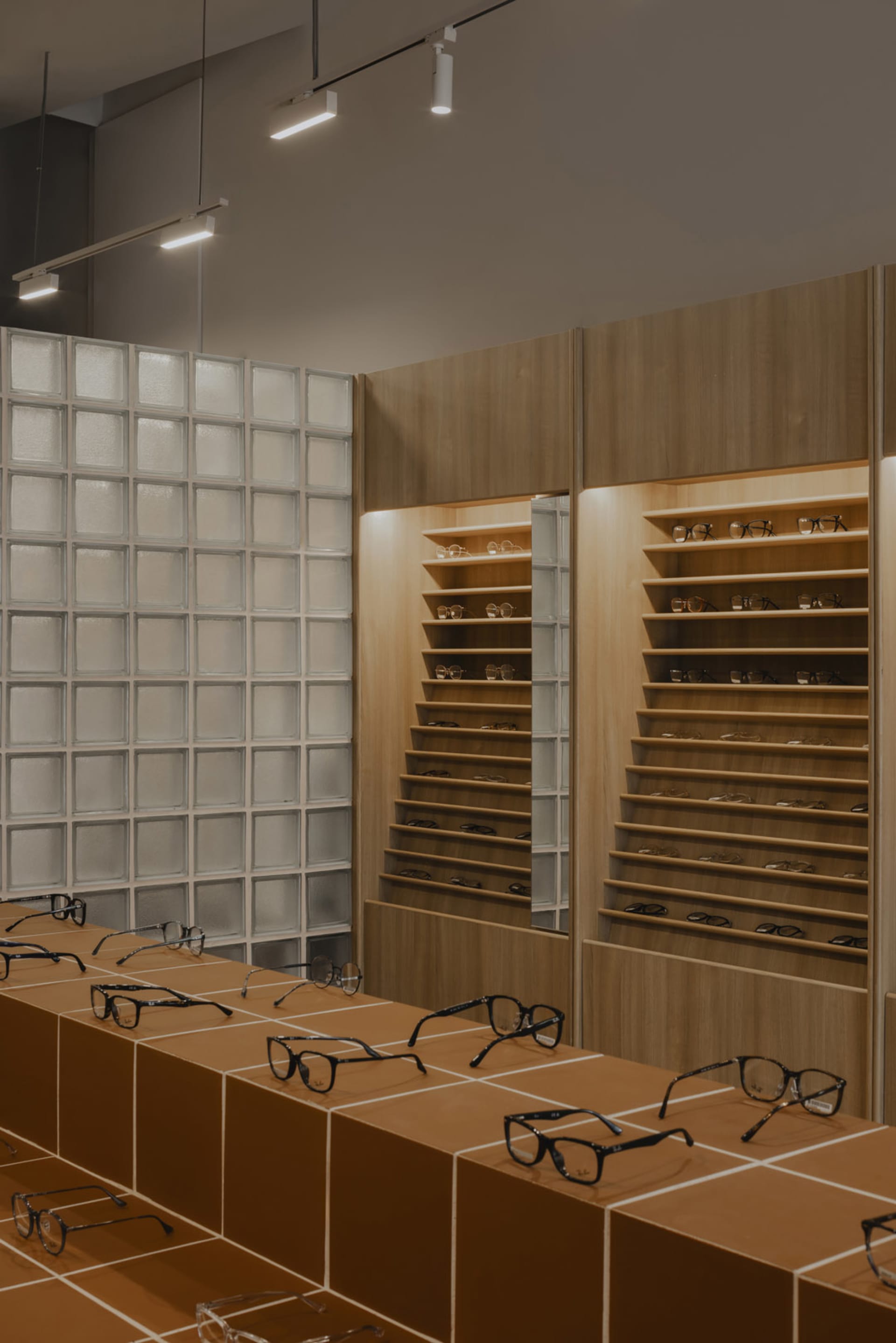 Minimalist Retail Concept 3