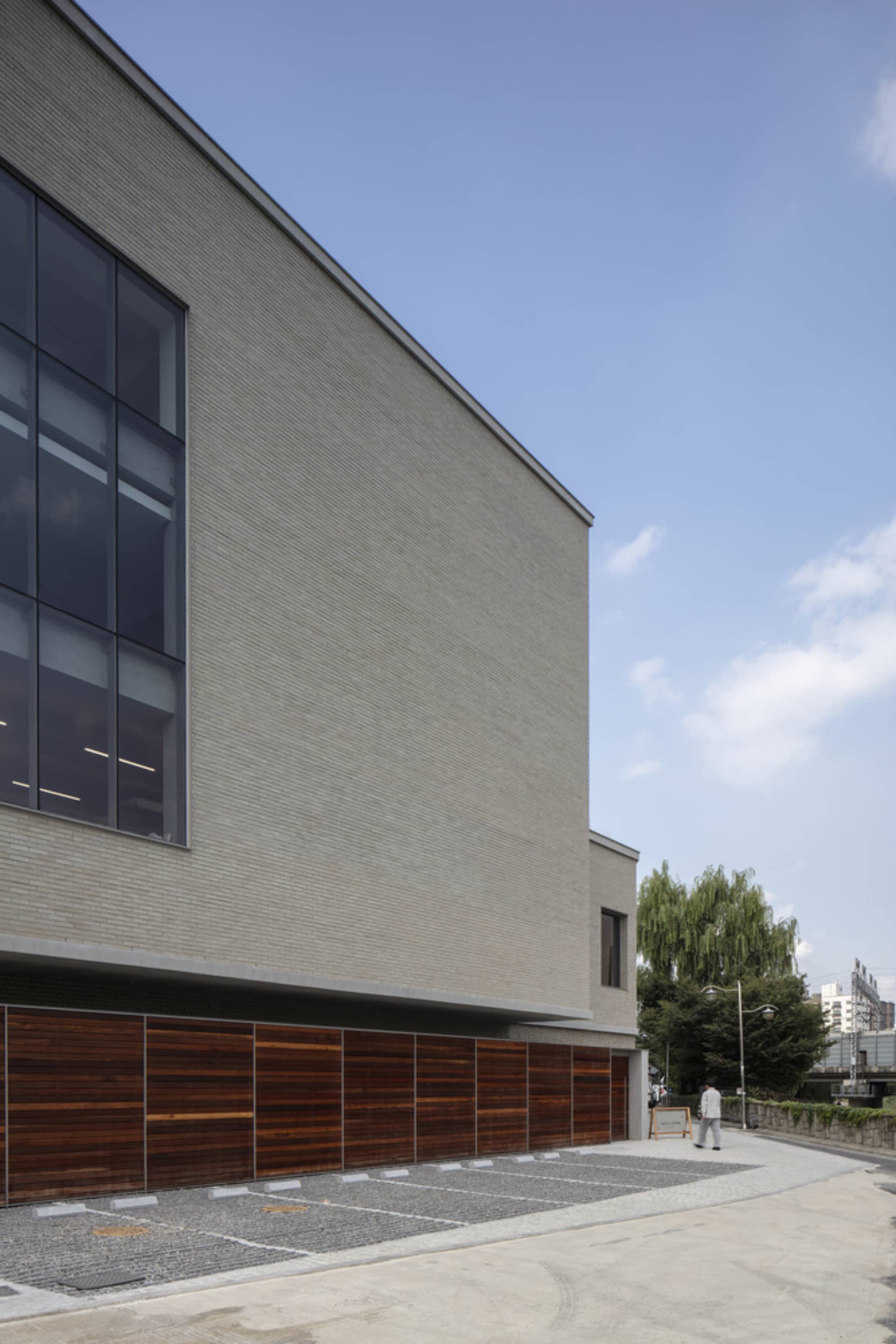 Classic Exterior Space 4