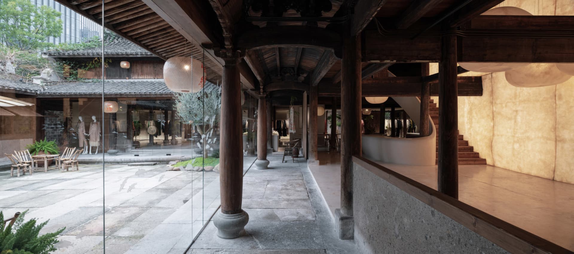 Modern Retail Space 4