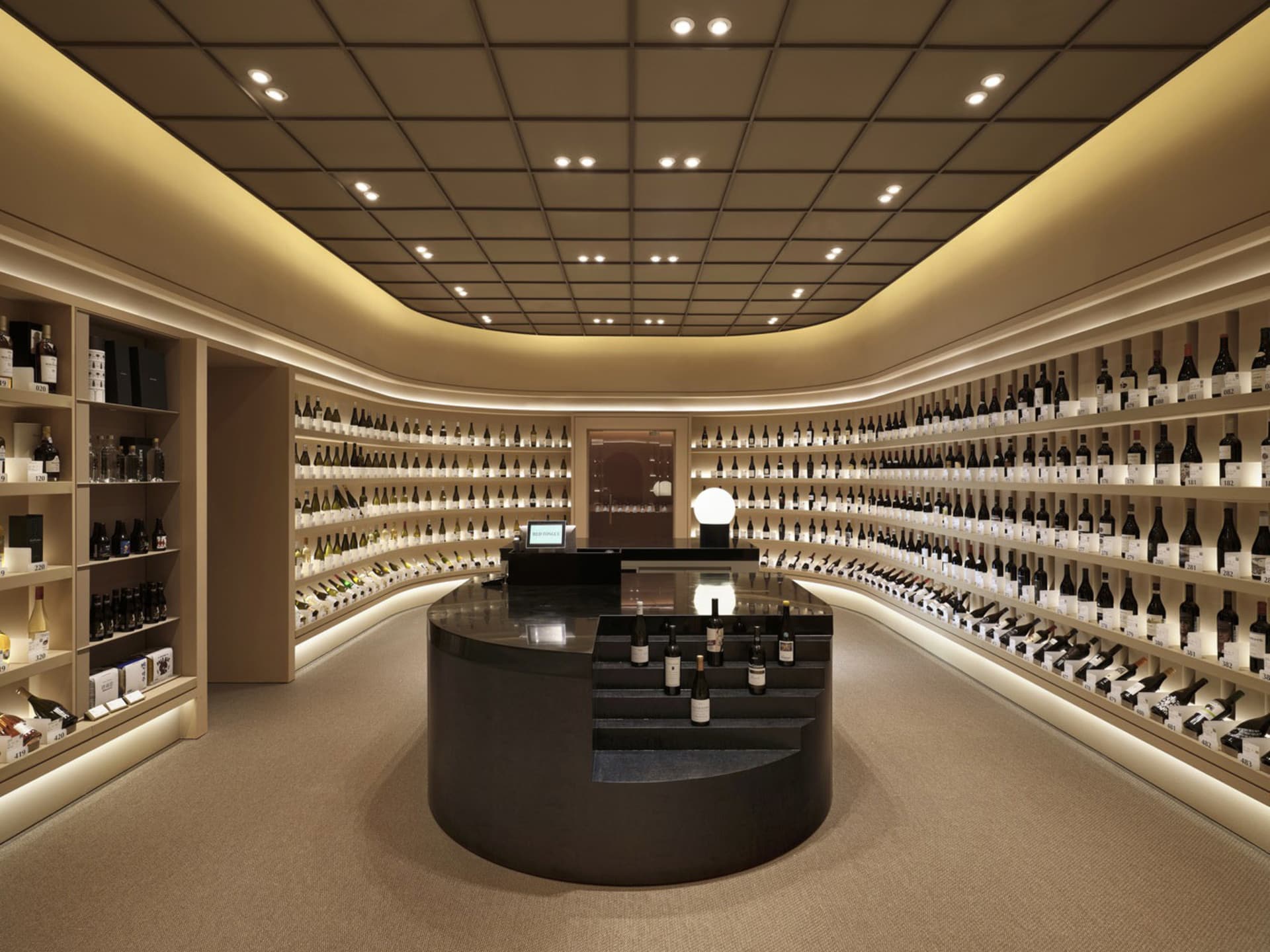 Elegant Retail Concept 2