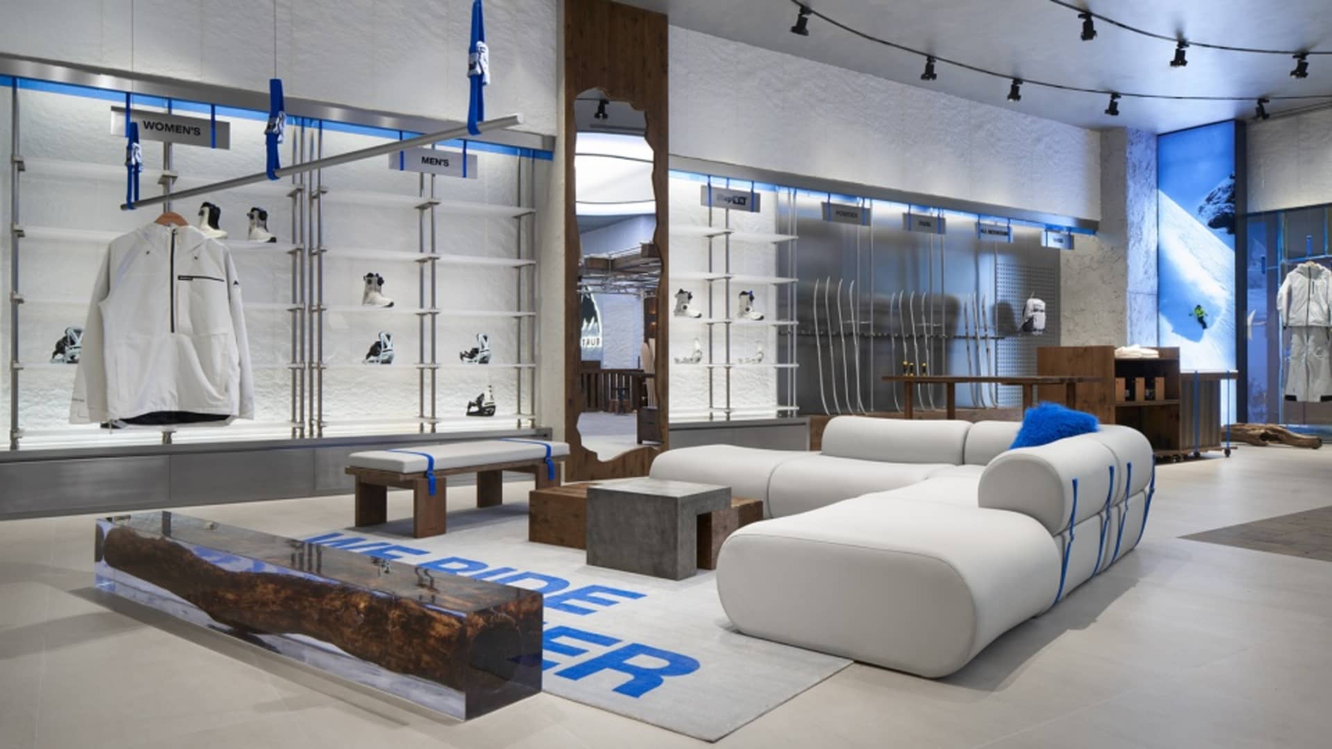 Stunning Retail Space 4