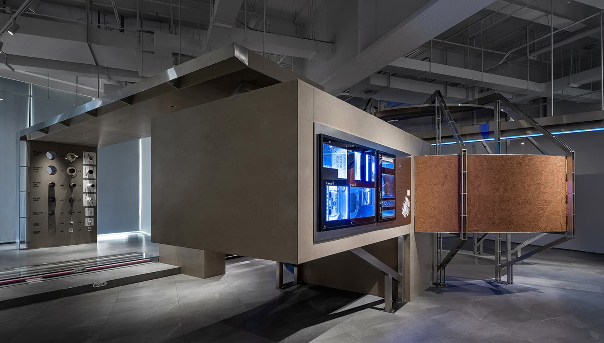 Minimalist exhibition room showcasing metallic design elements for design enthusiasts.