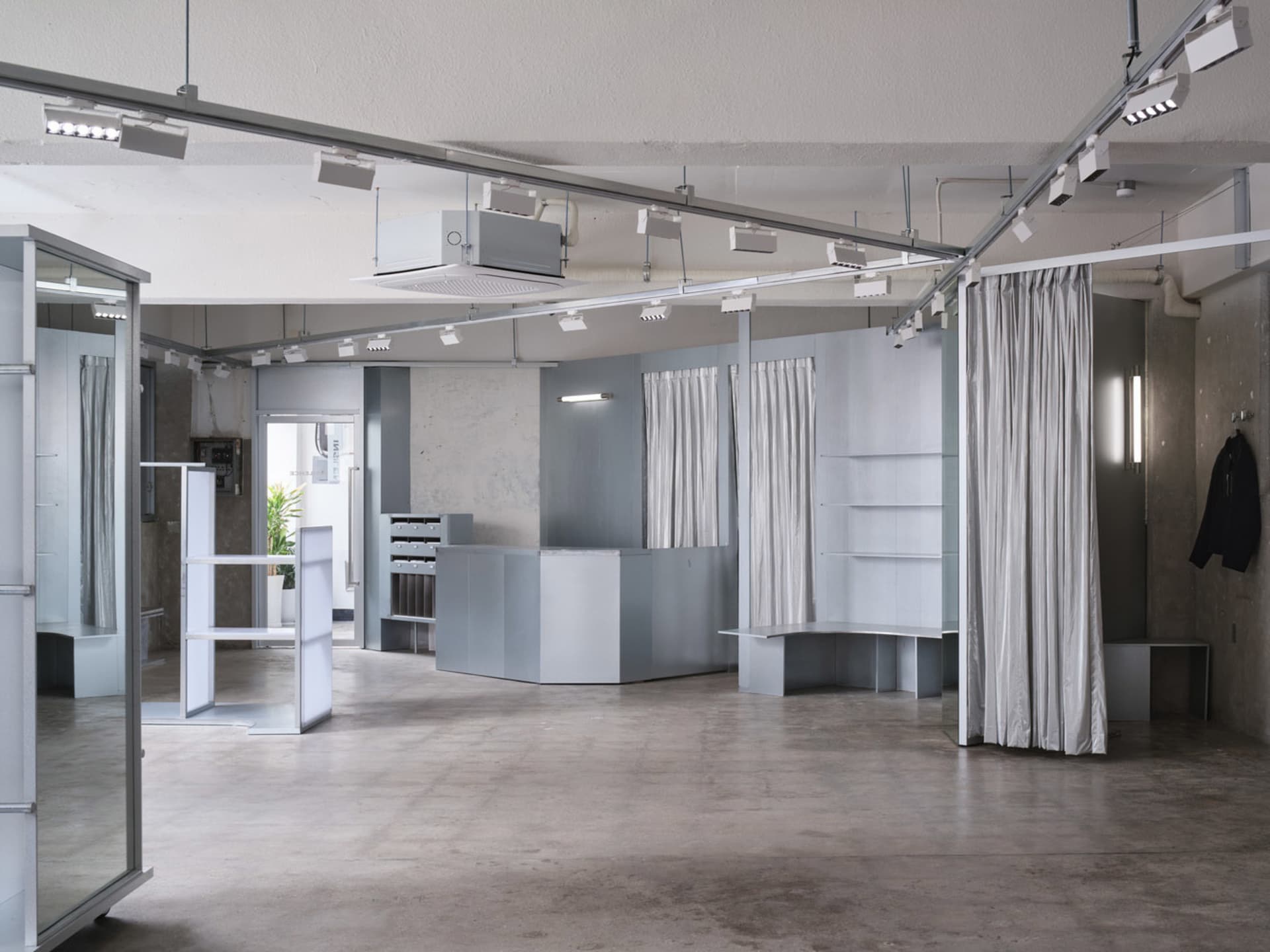 Modern office space featuring metal and cloth materials