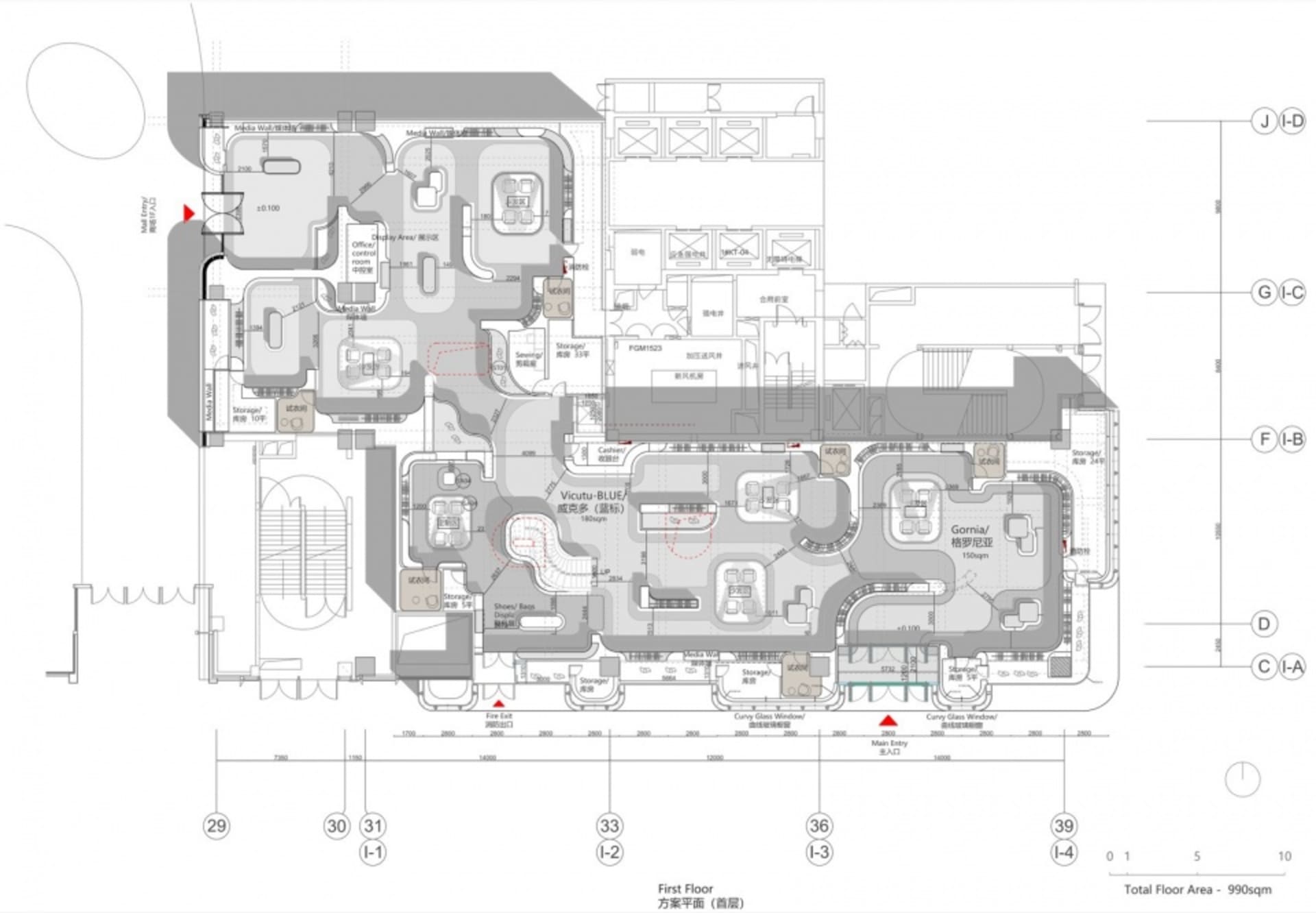 一樓詳細建築平面圖,顯示各個房間與區域。
