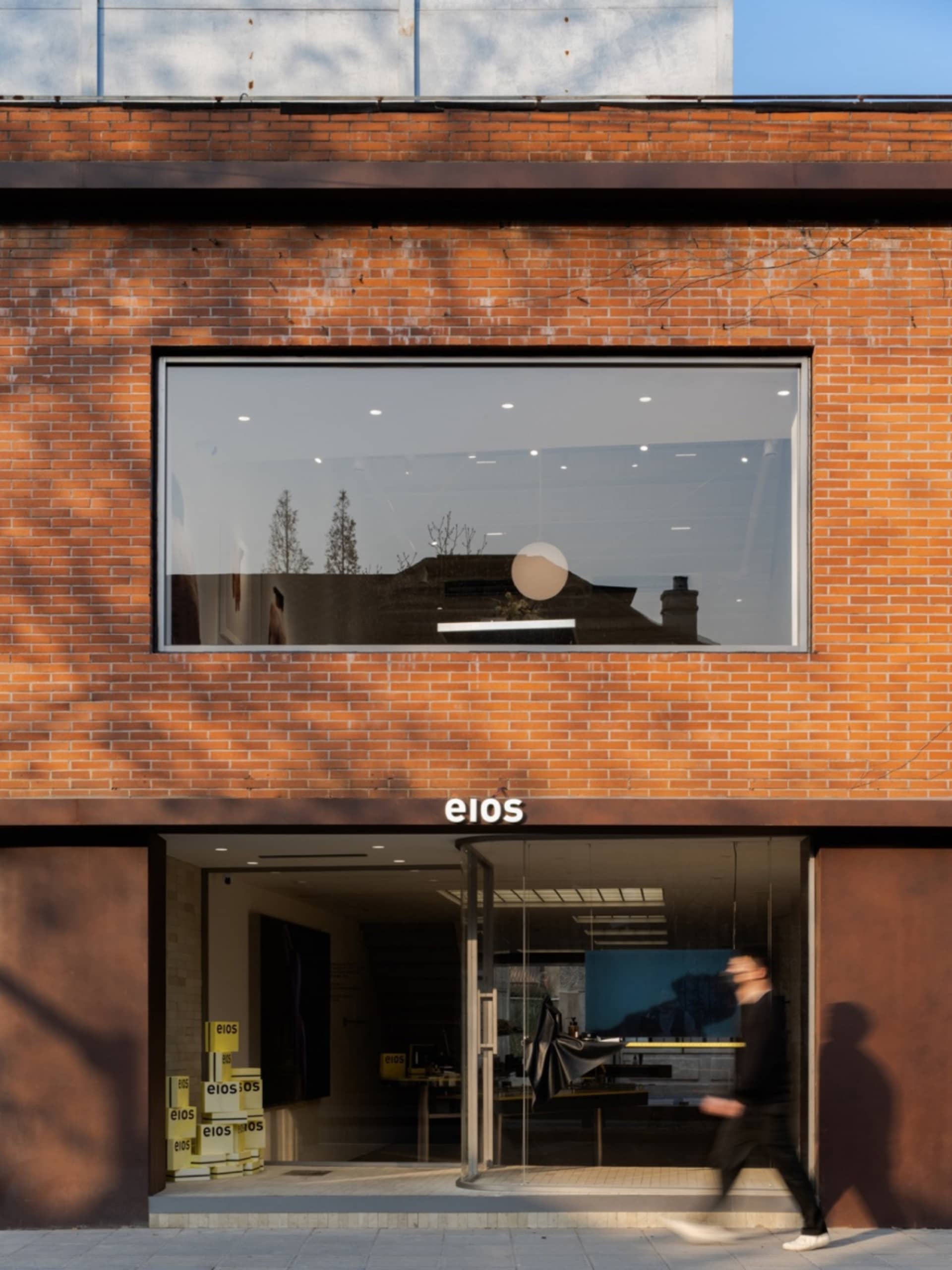 Sophisticated Retail Space 1