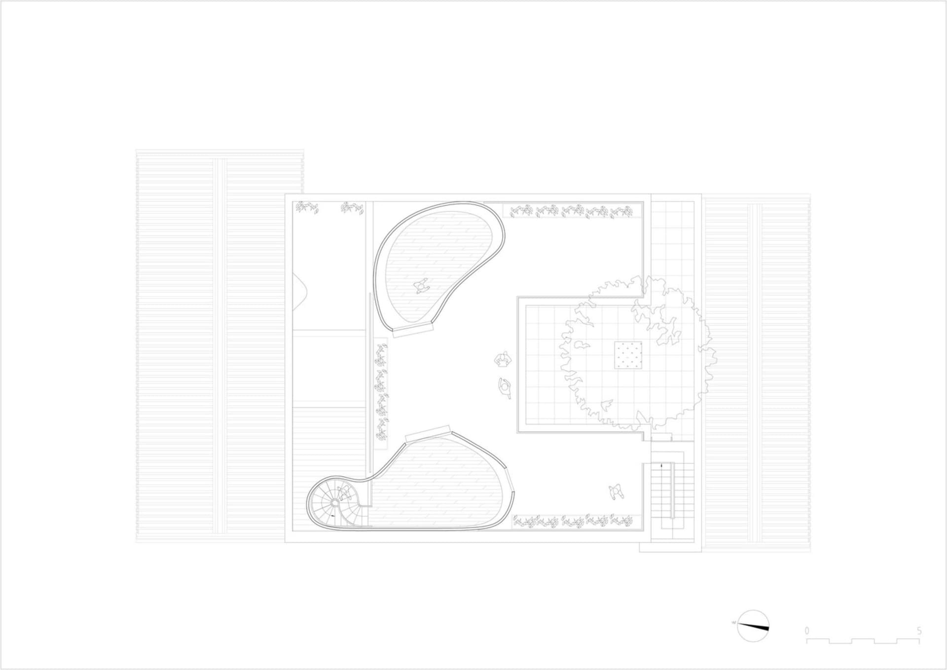 俯視建築圖，呈現以混凝土與樹木打造的現代戶外空間。