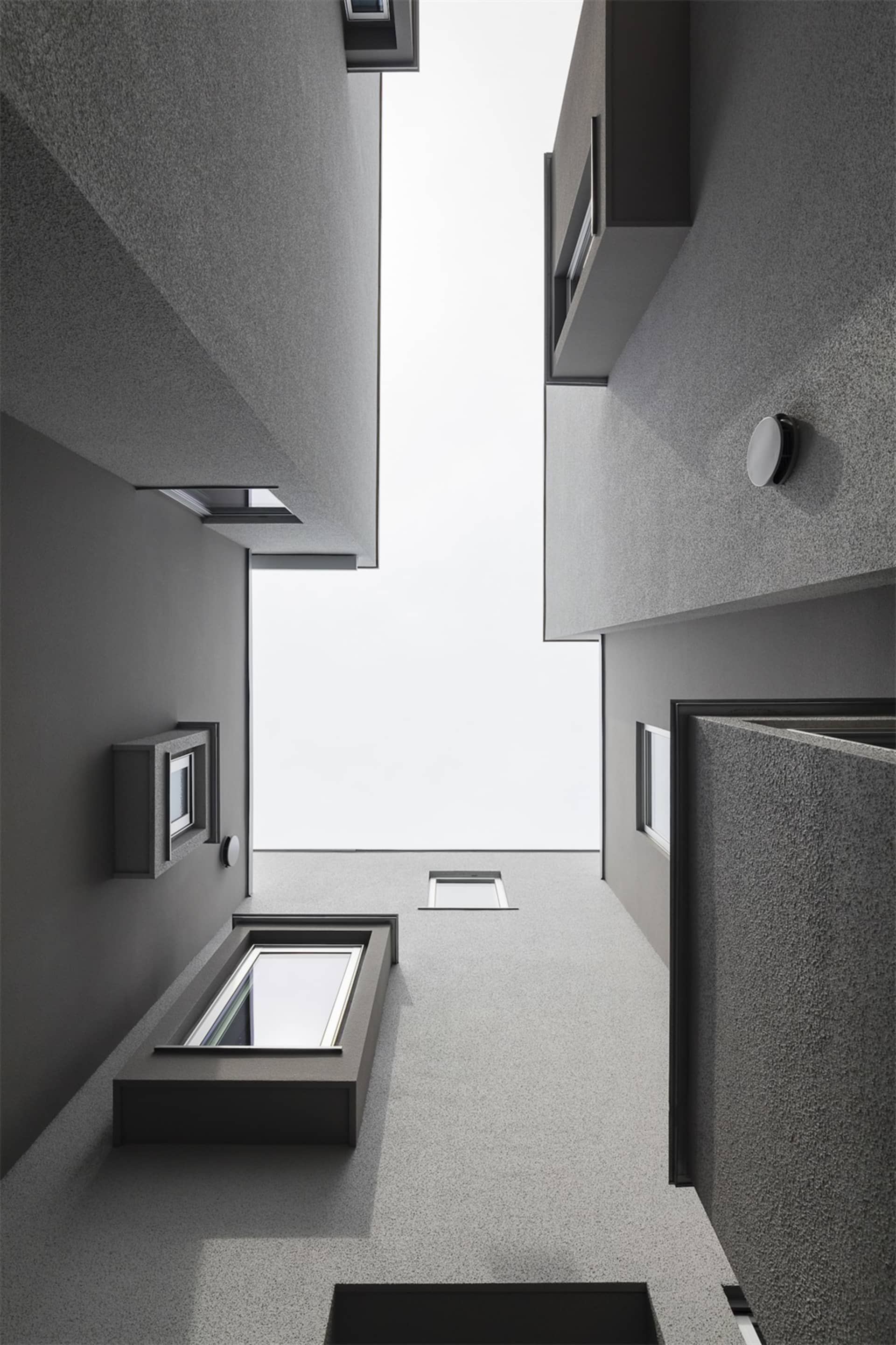 現代建築設計,展現極簡風格的建築室內空間,採用混凝土材質。