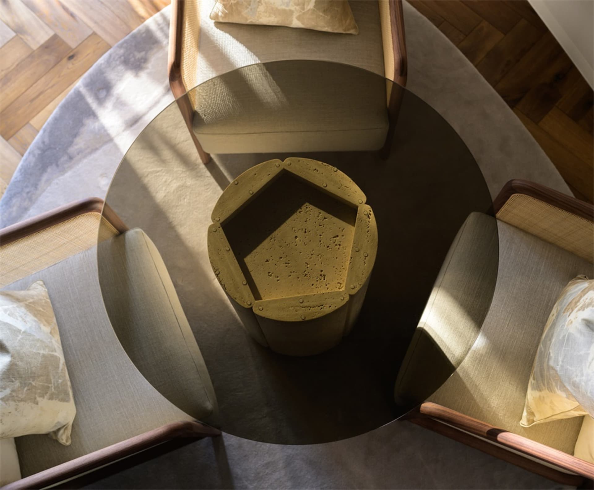 Minimalist Living Room Design 4