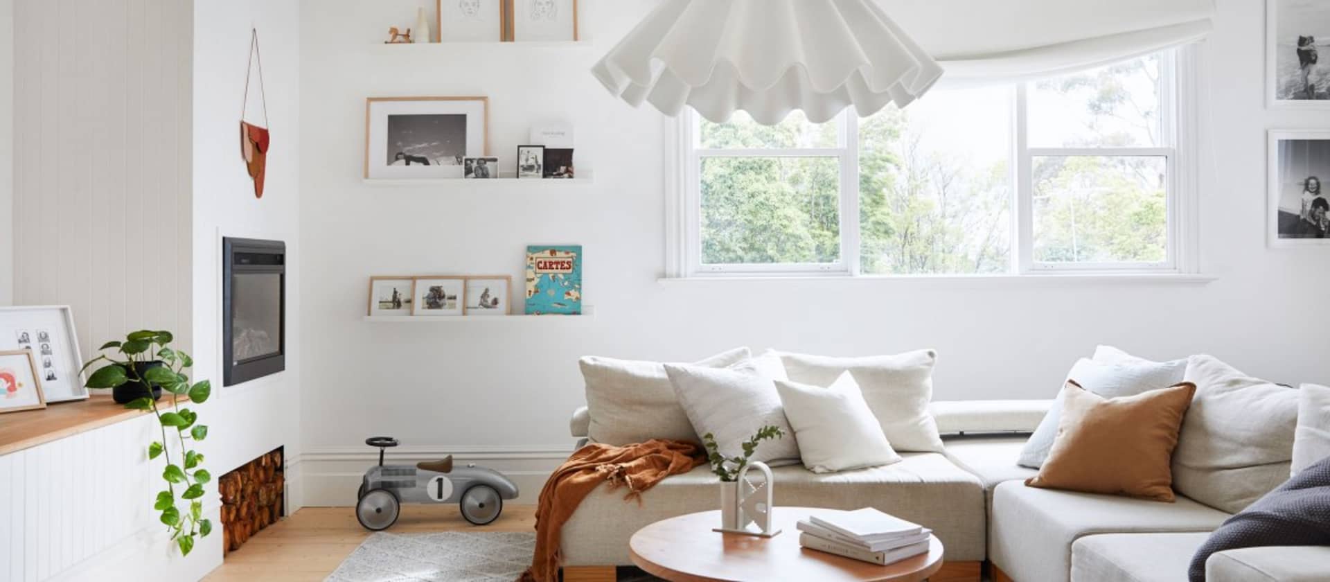 Sophisticated Living Room Design 4