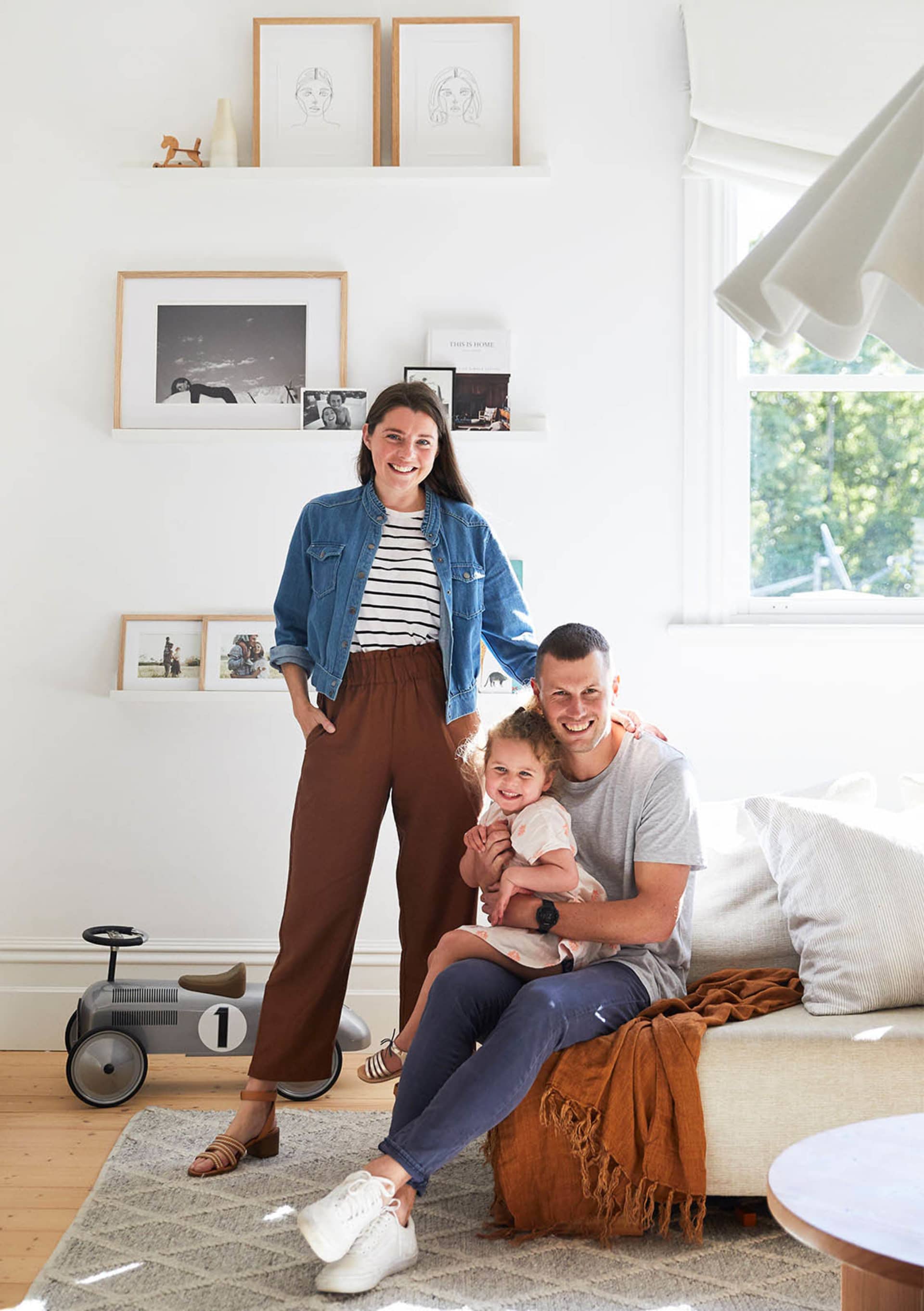 Sophisticated Living Room Design 1