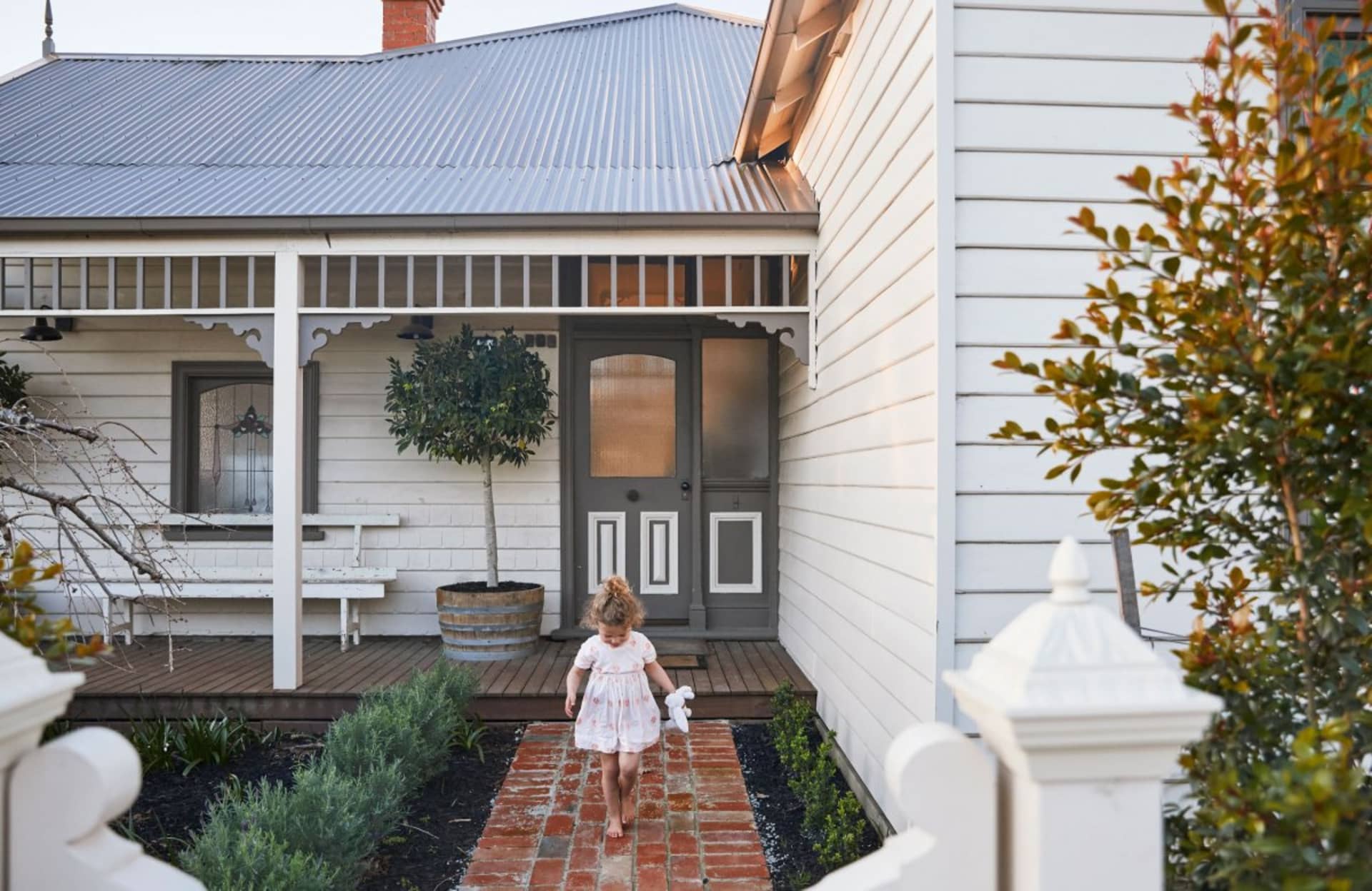 Sophisticated Living Room Design 2