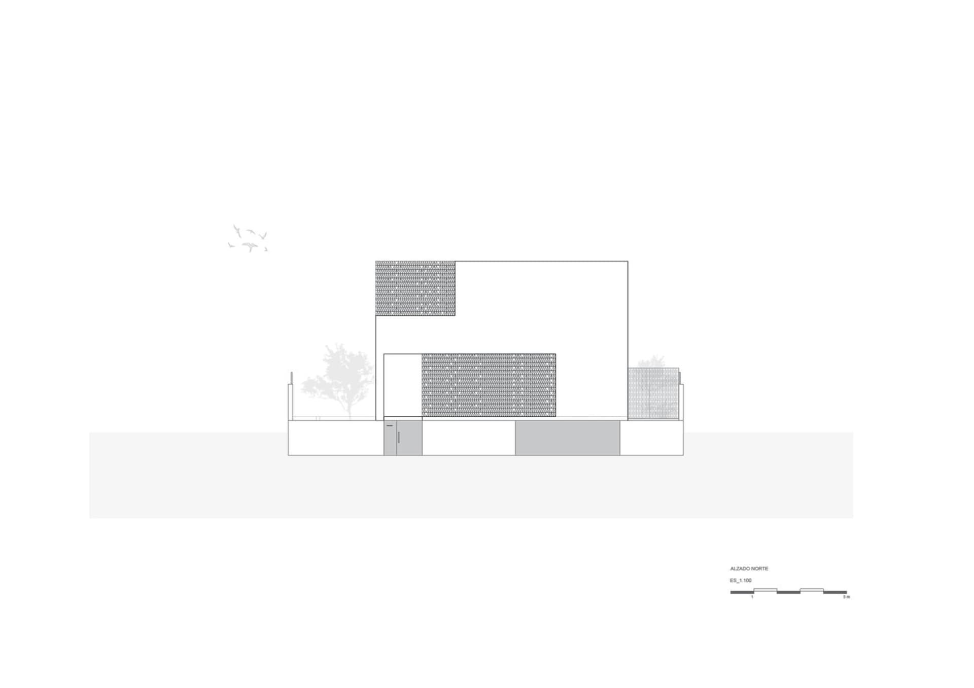 建築立面圖，展示混凝土牆面搭配金屬網板細節。