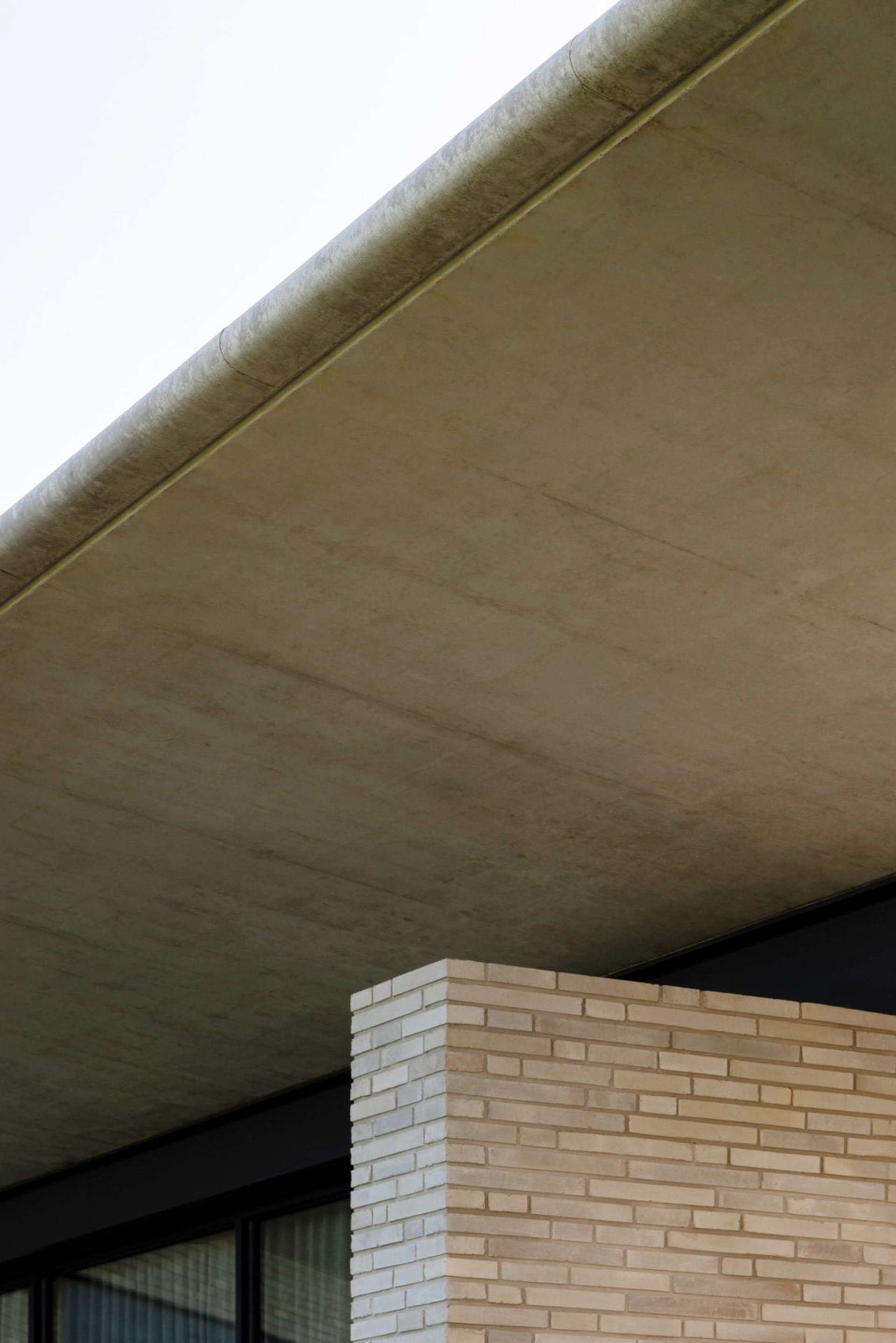 Concrete roof structure