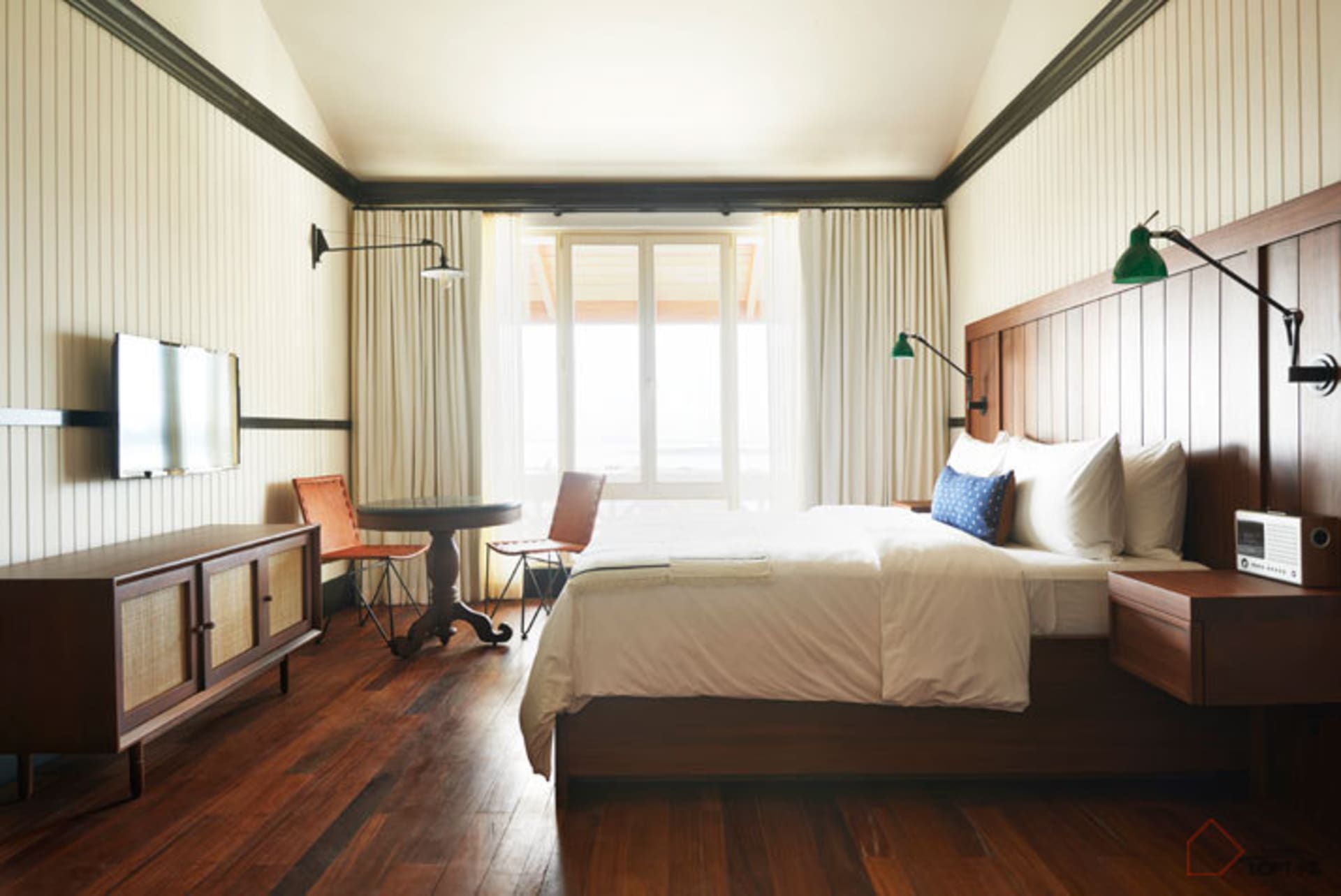 Elegant Dining Collection 4