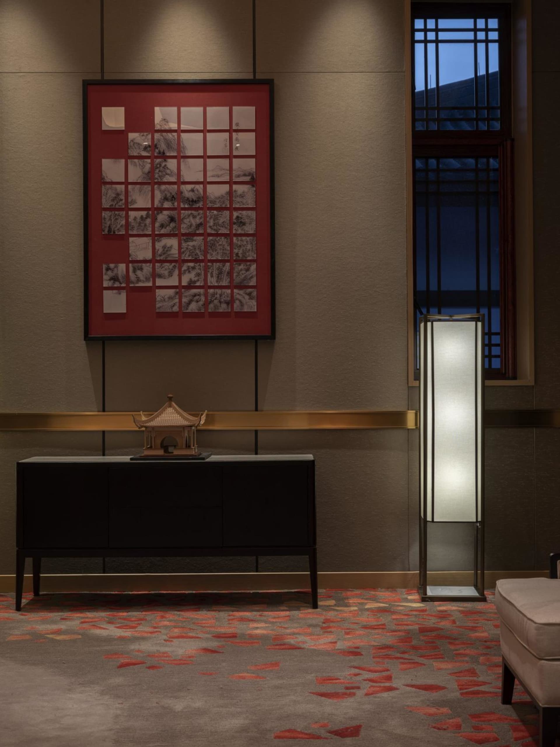A modern interior design featuring glass and wood elements, showcasing contemporary style and elegance.
