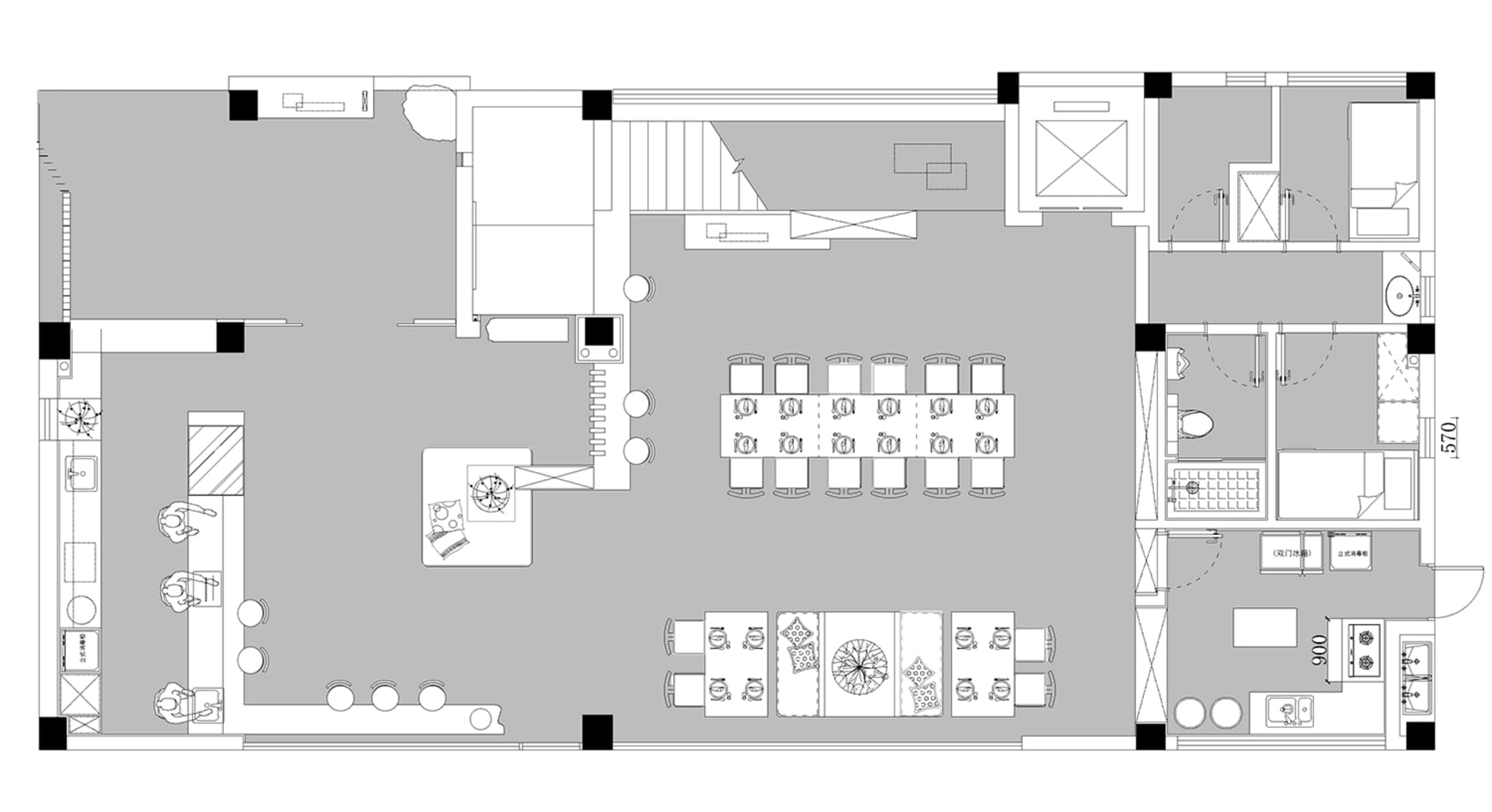 一張現代辦公空間的詳細2D建築平面圖,中央工作區配置辦公桌、椅子及多個